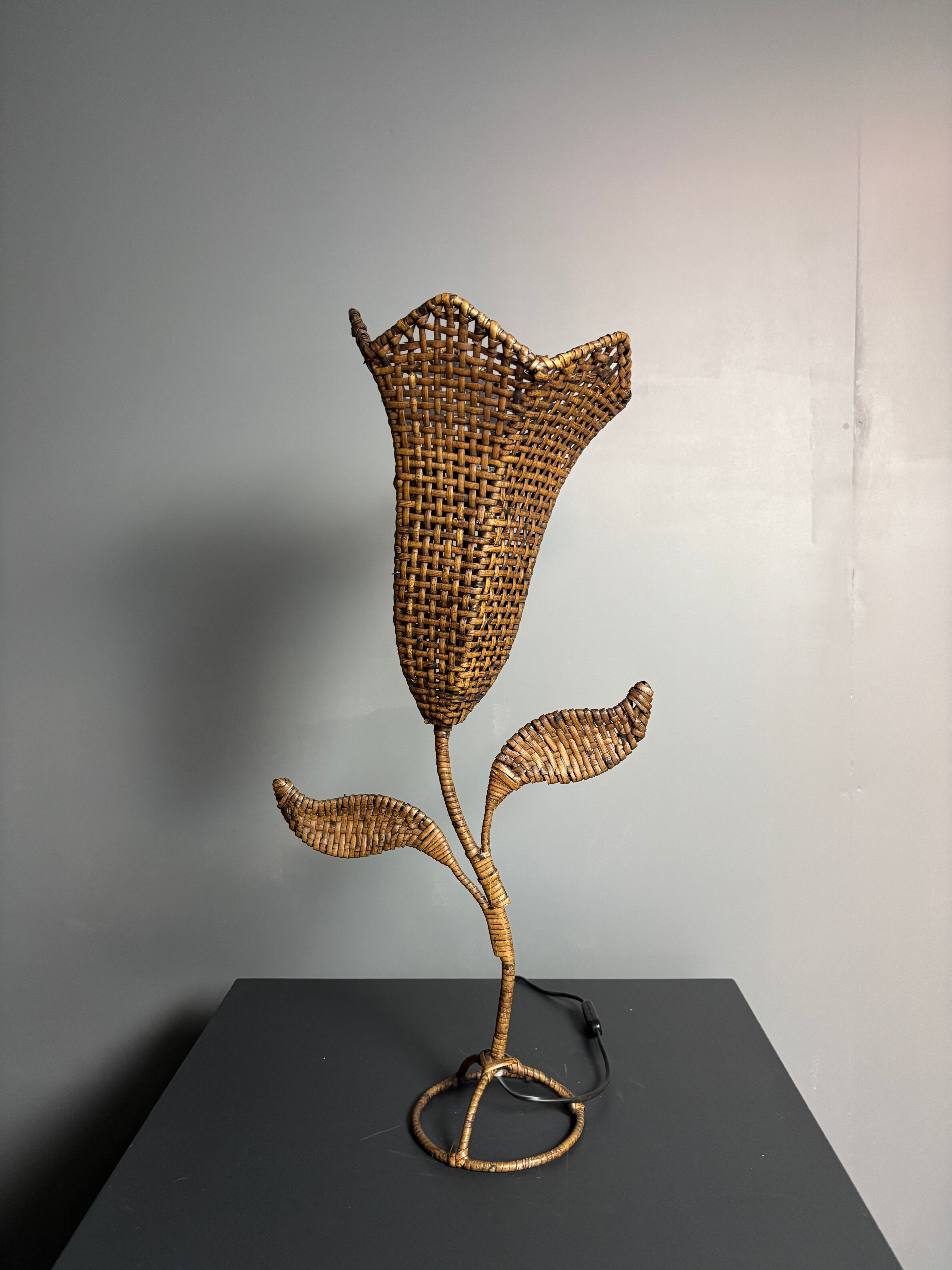 Large midcentury rattan wicker flower table lamp, 1960s
