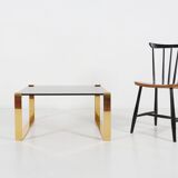 Table basse du milieu du siècle avec base plaquée or et plateau en verre, années 1970
