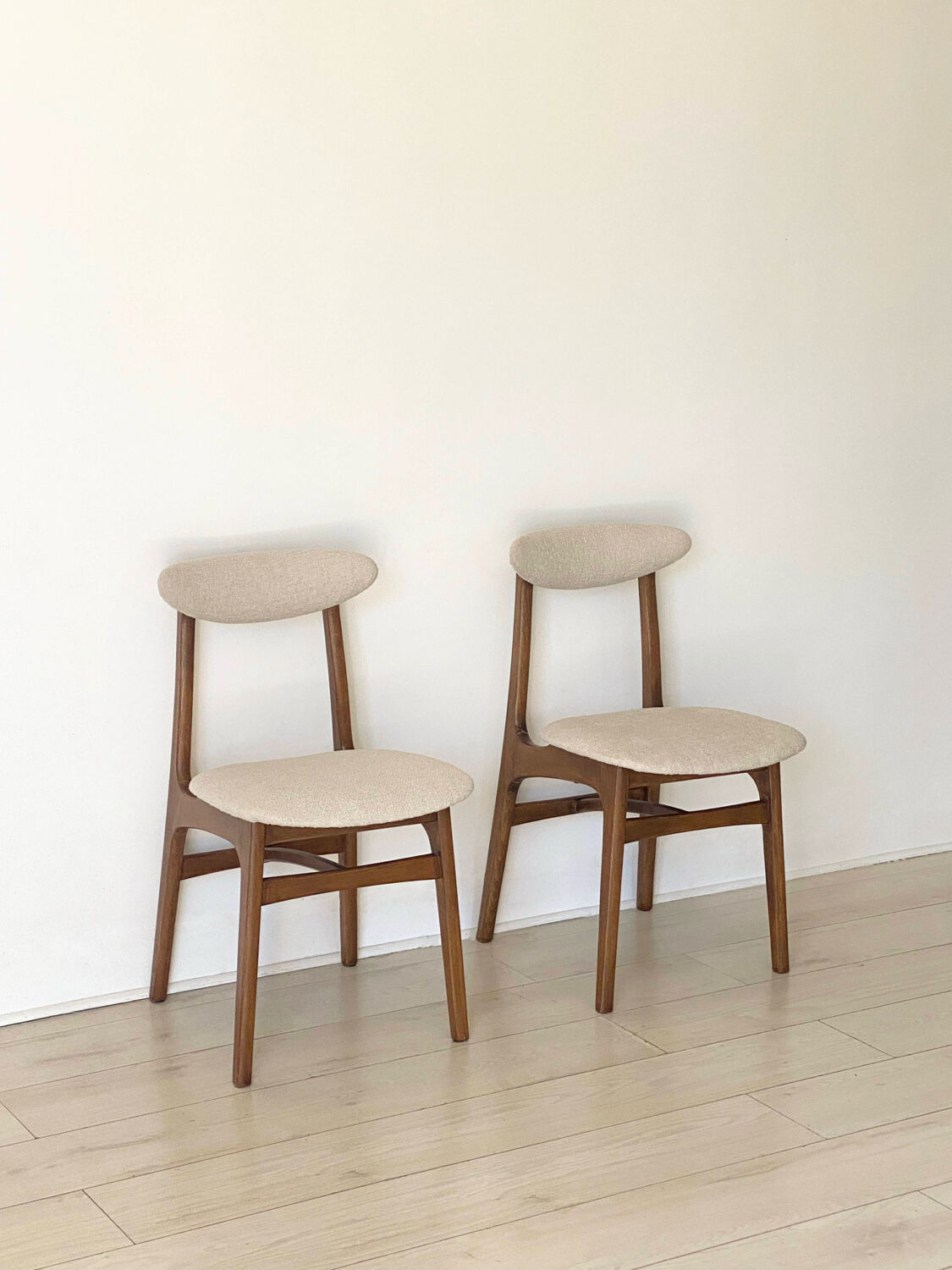 2 chairs Rajmund Halas 1960