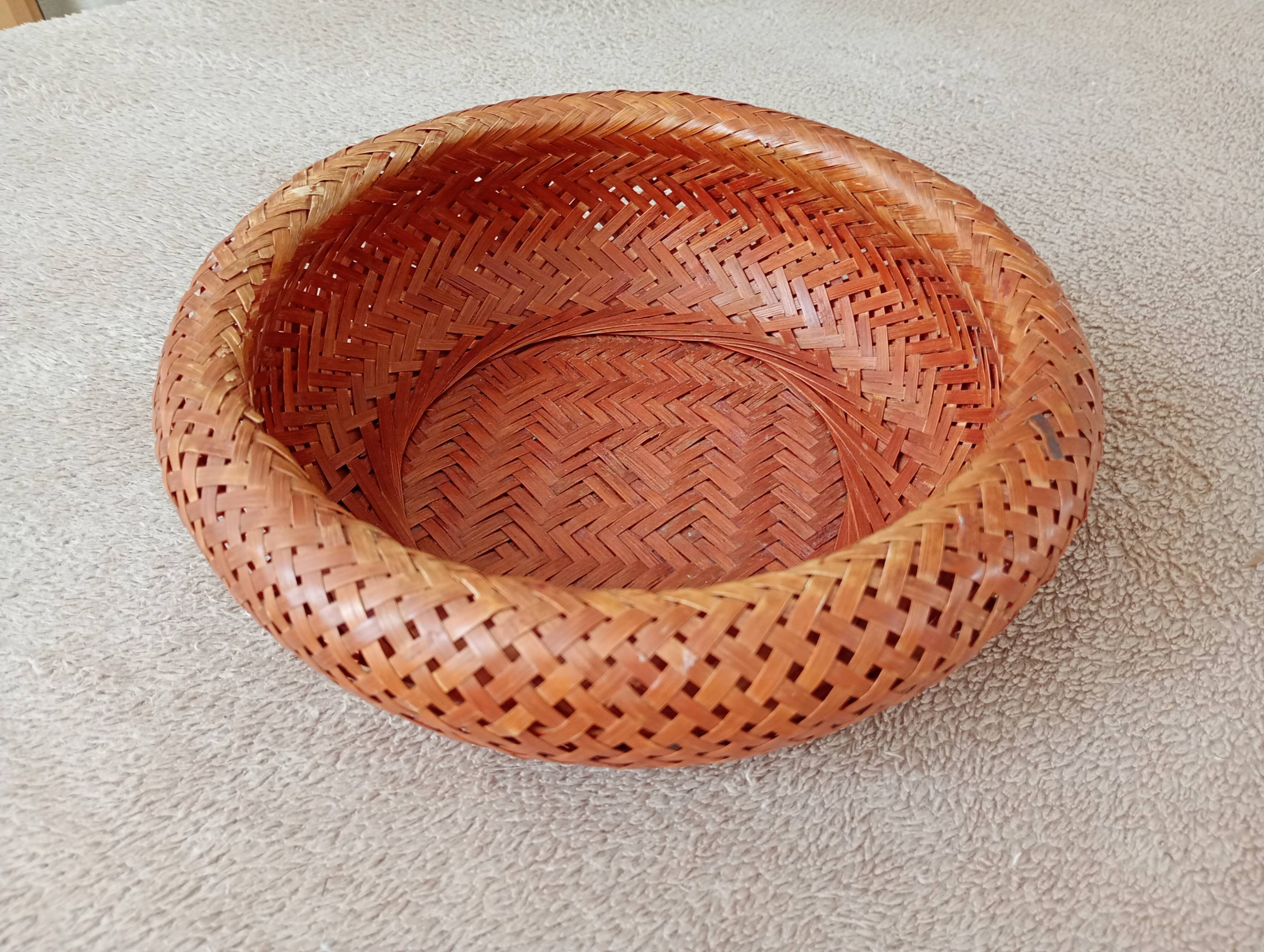 corbeille en bambou tressé