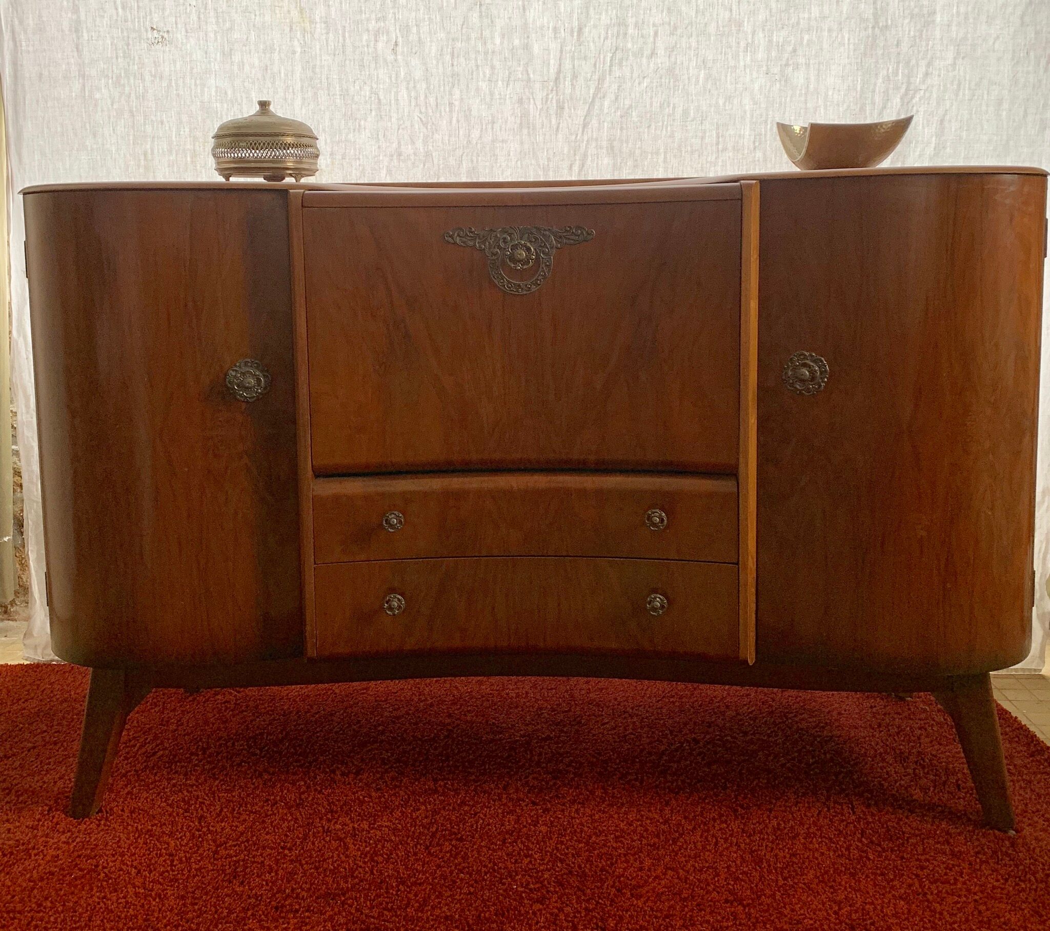 Art Deco bar