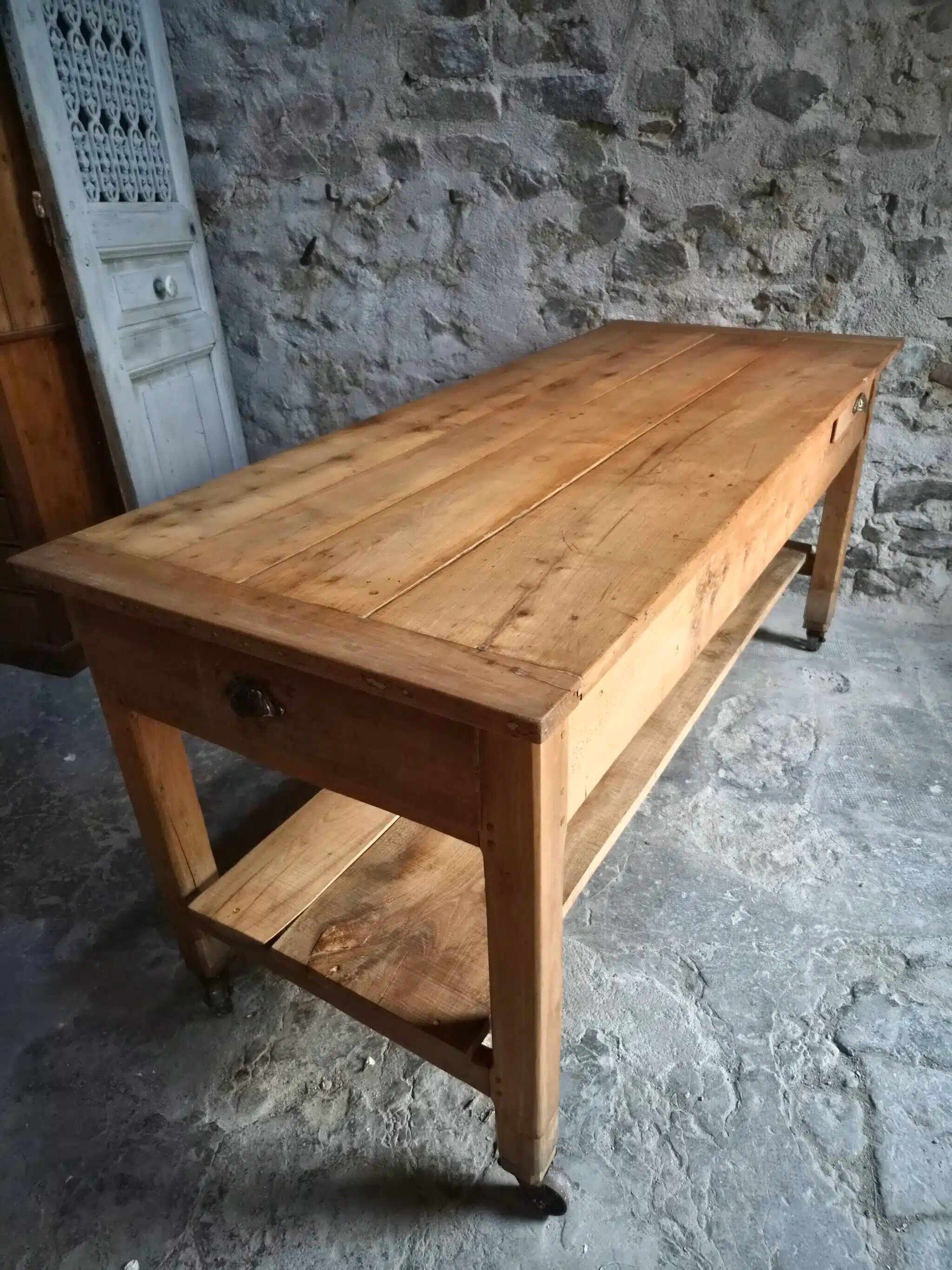 Îlot de cuisine ancien en bois de cerisier avec 3 tiroirs