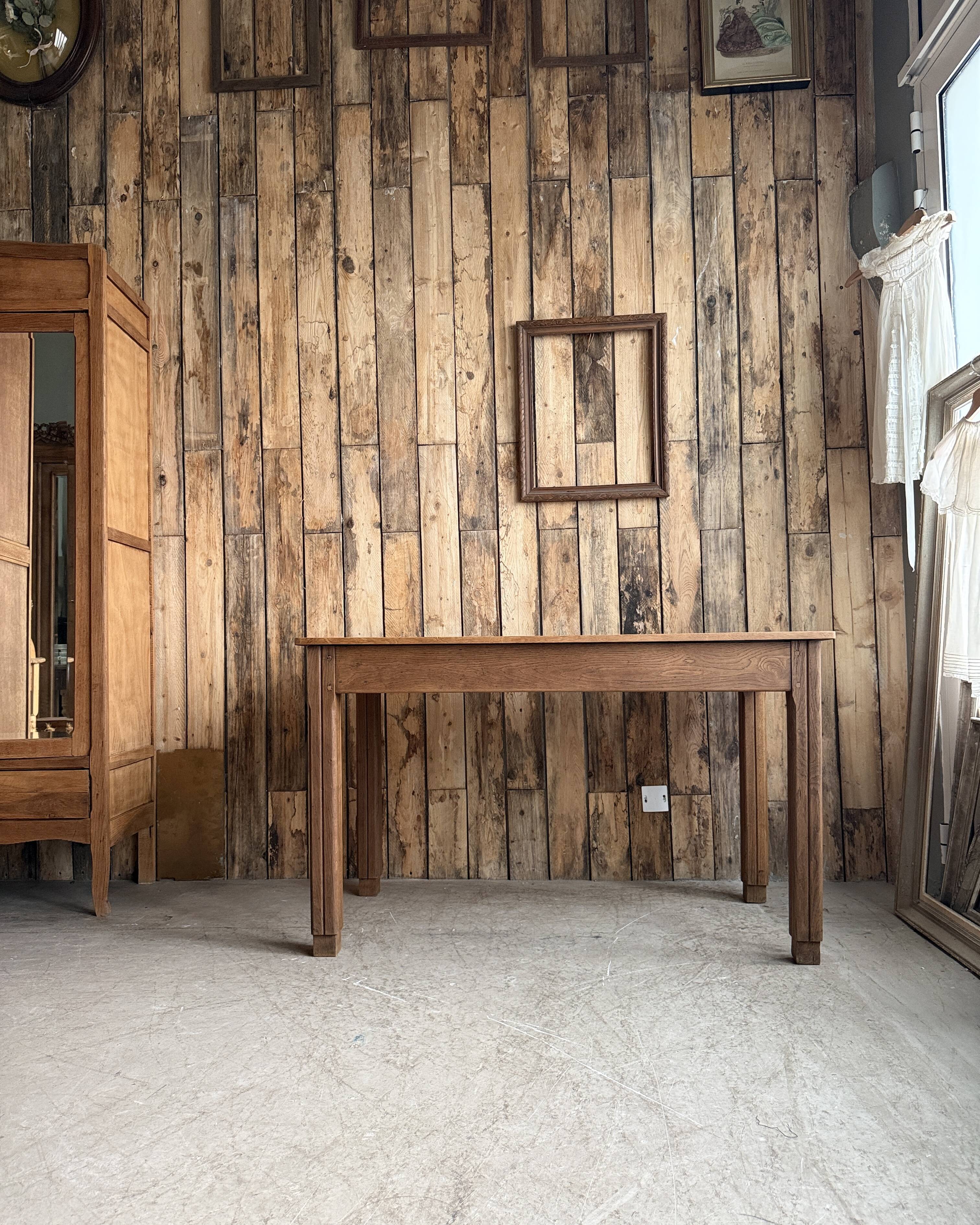 Art Deco table in solid oak (renovated)