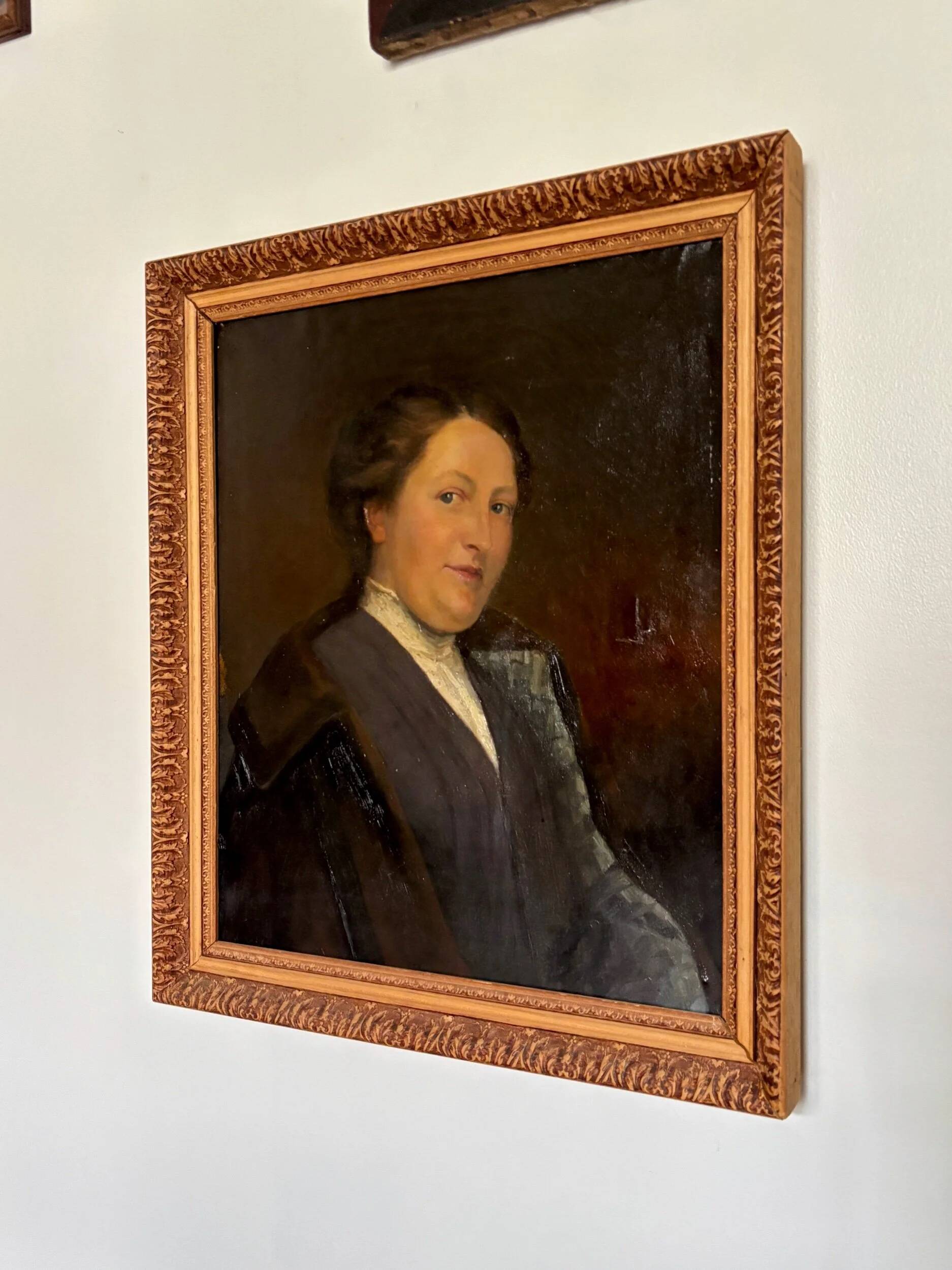 Portrait of a woman, oil painting on canvas with wooden molded frame