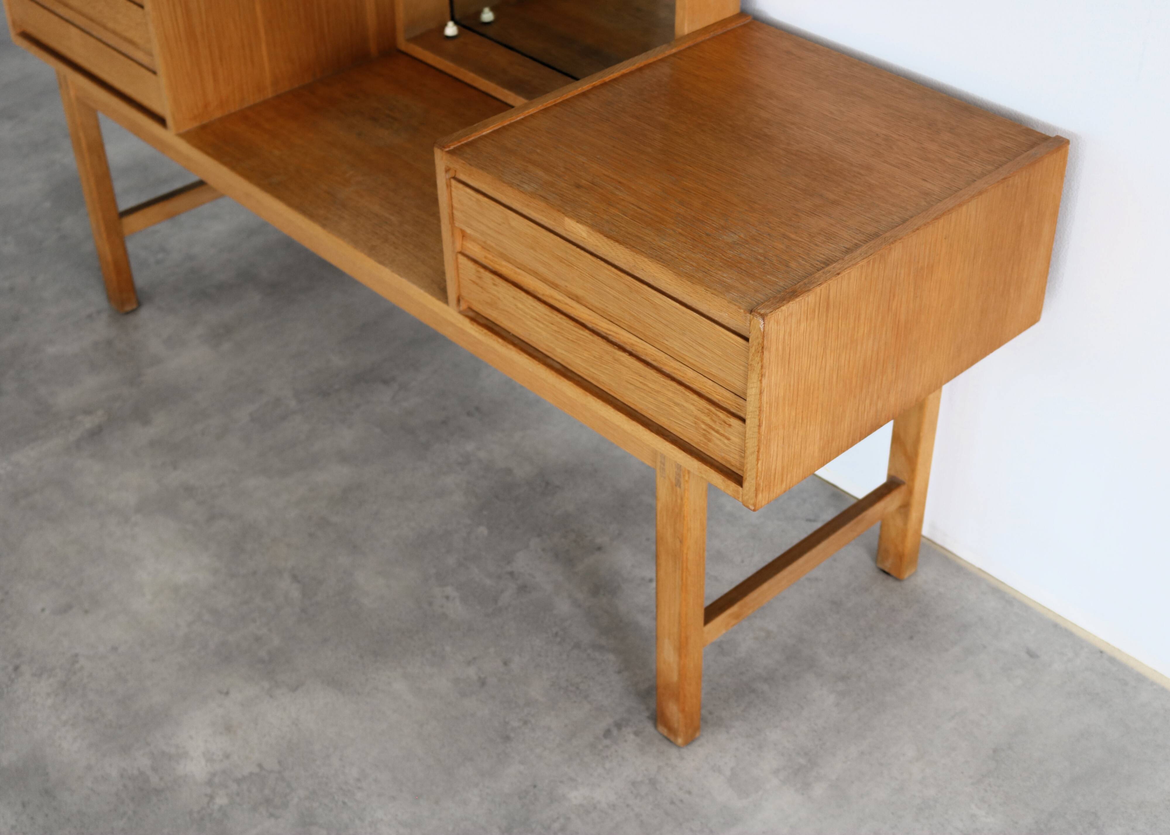 Vintage dressing table