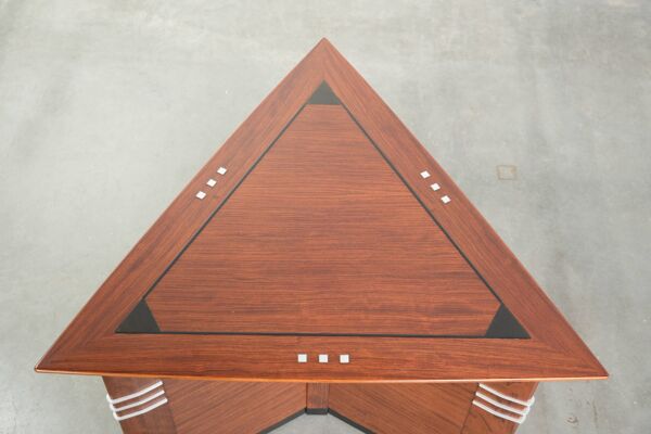 Table basse/table d'appoint en design Art Déco triangulaire