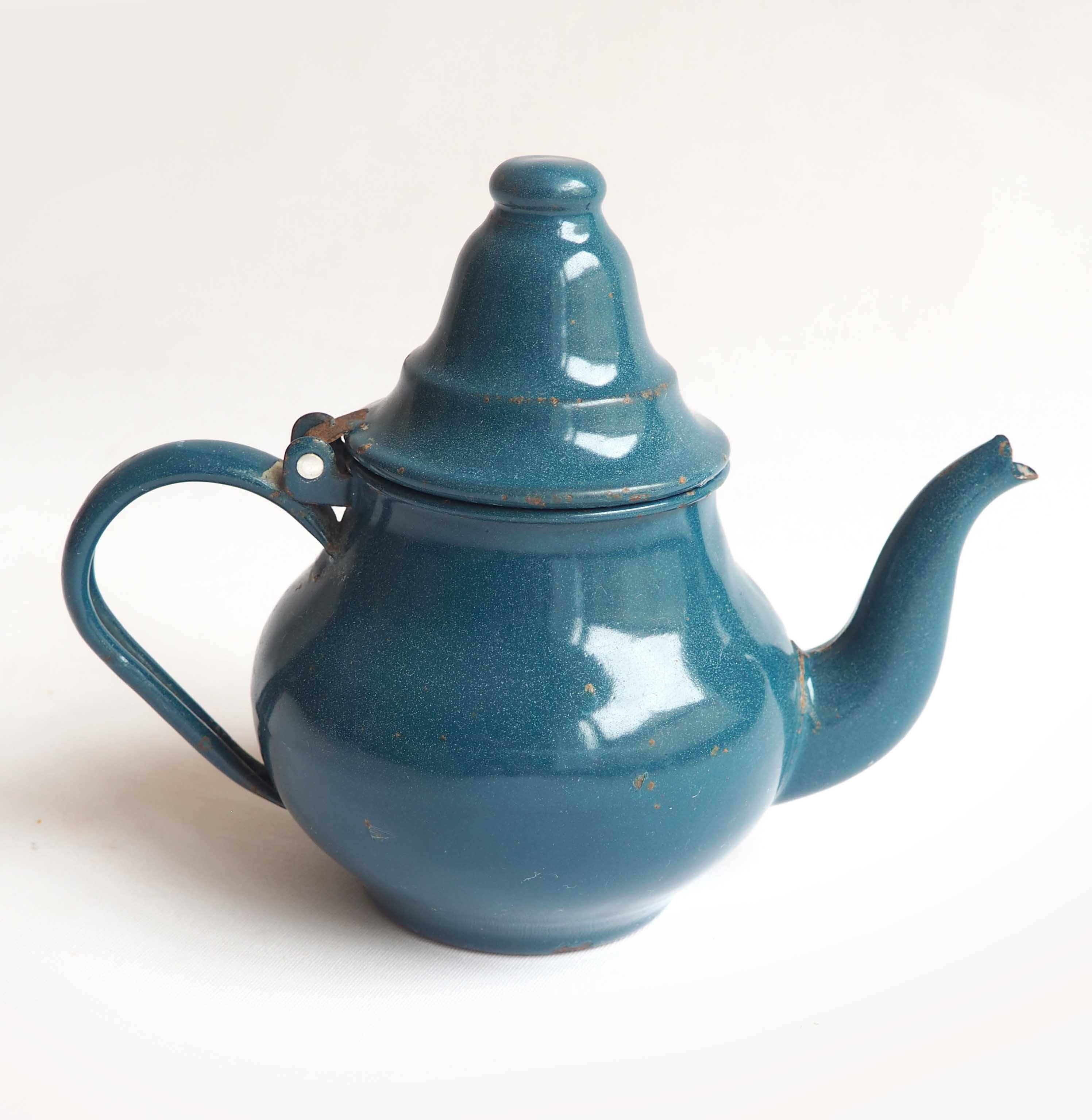 Enameled sheet metal teapot