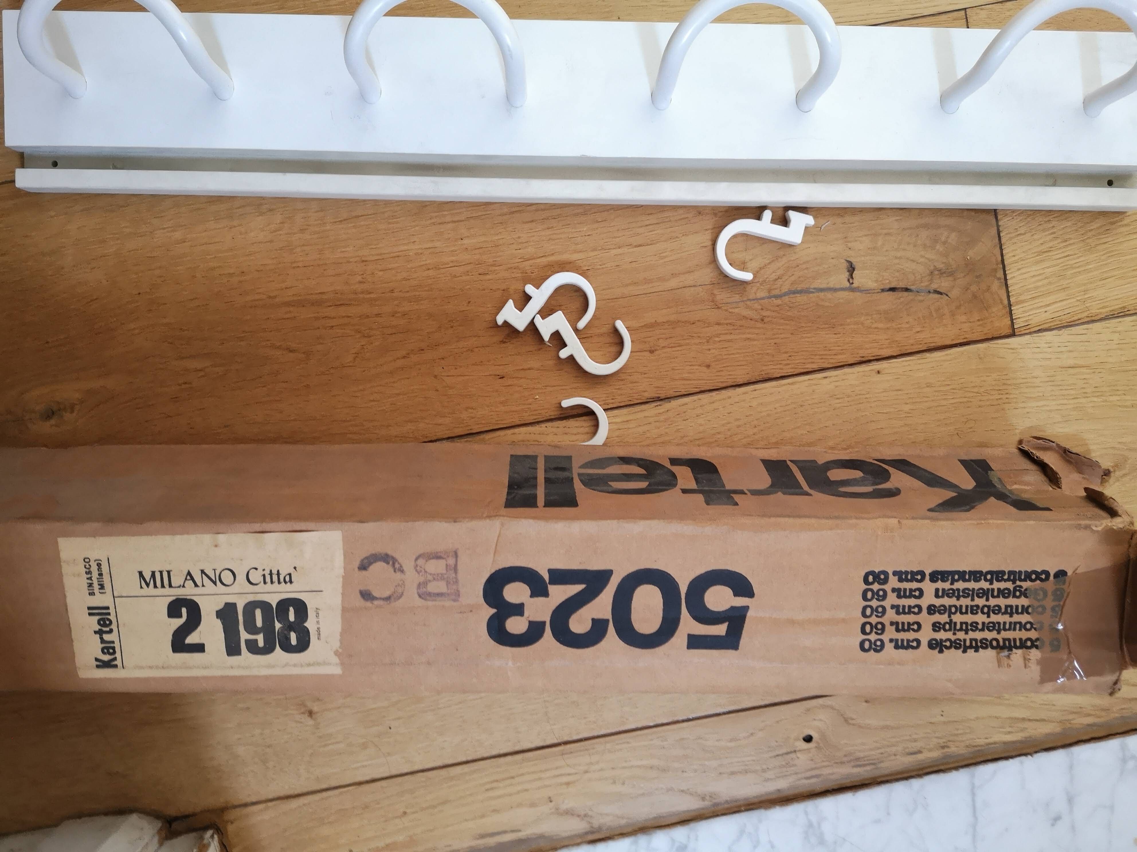 Large patère Kartell made in Italy vintage white plastic