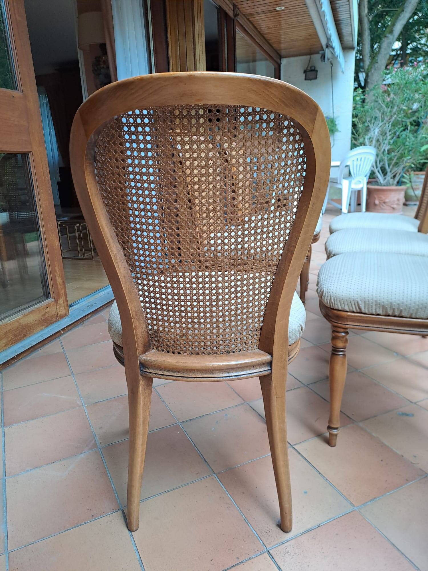 set of 6 wooden chairs