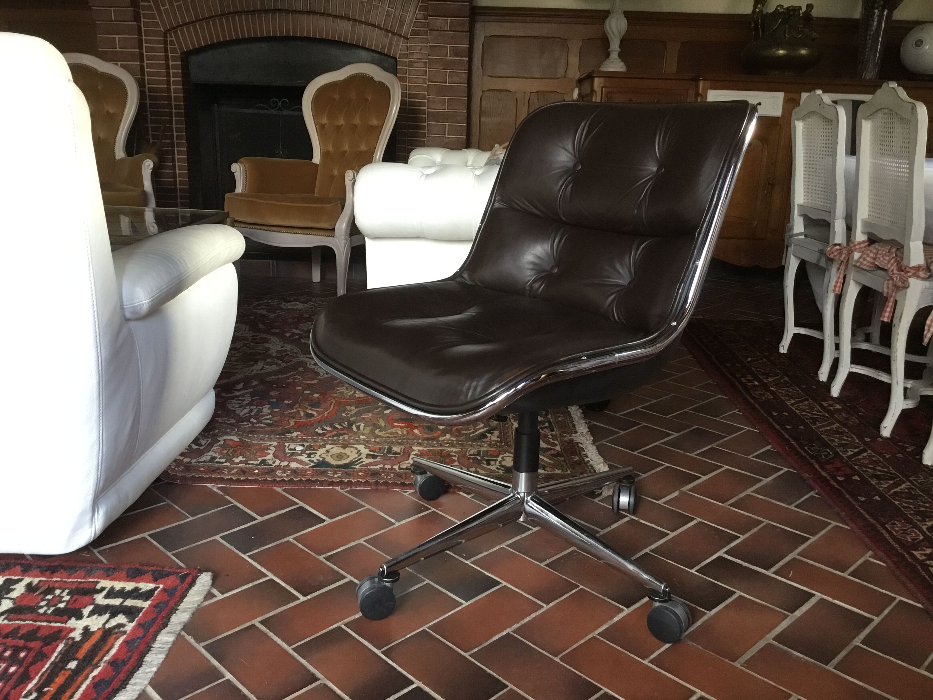 Fauteuil cuir Charles Pollock