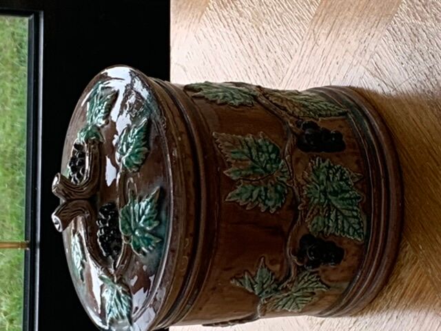 Pot in vernissé dabbling grapes dabbling in the art deco grapes