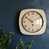 Vintage formica silent wall clock "Jaz cream"