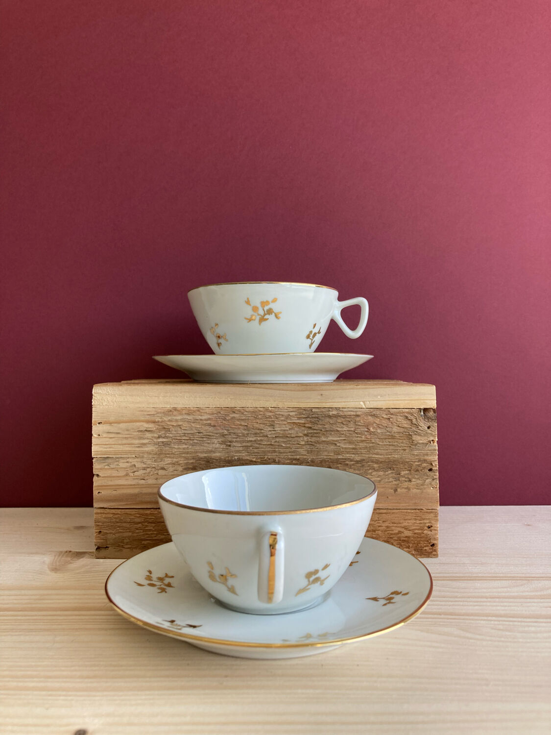 Coffee cups in porcelain of Chartres