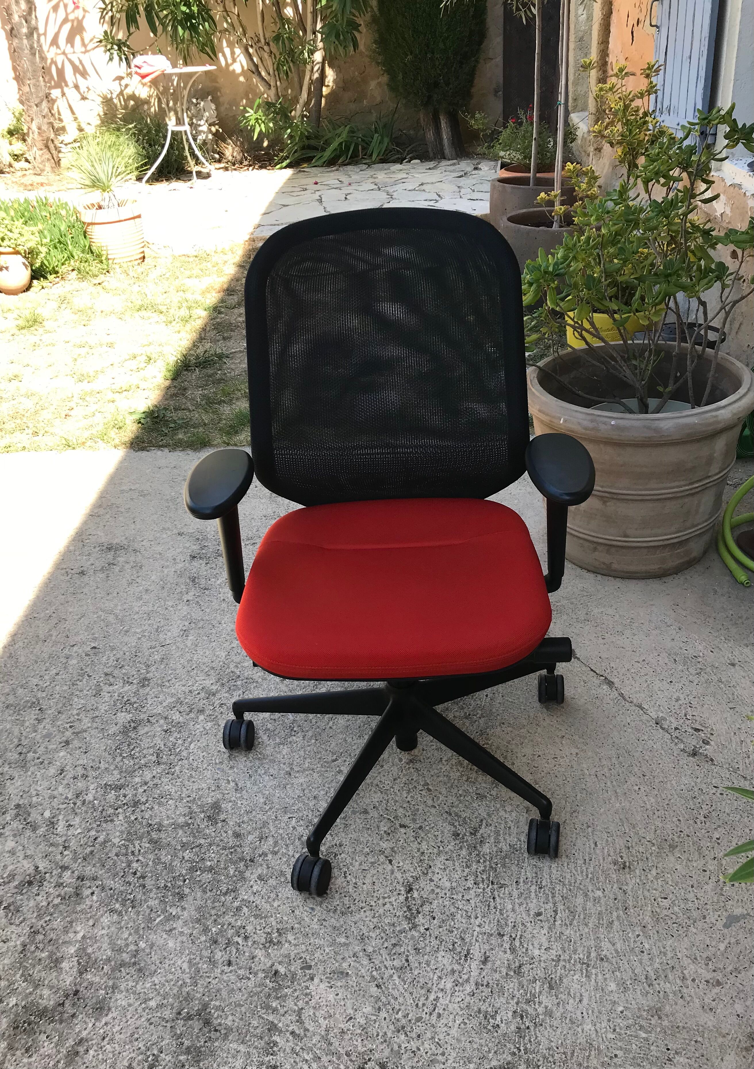 Medapal office armchair by Vitra