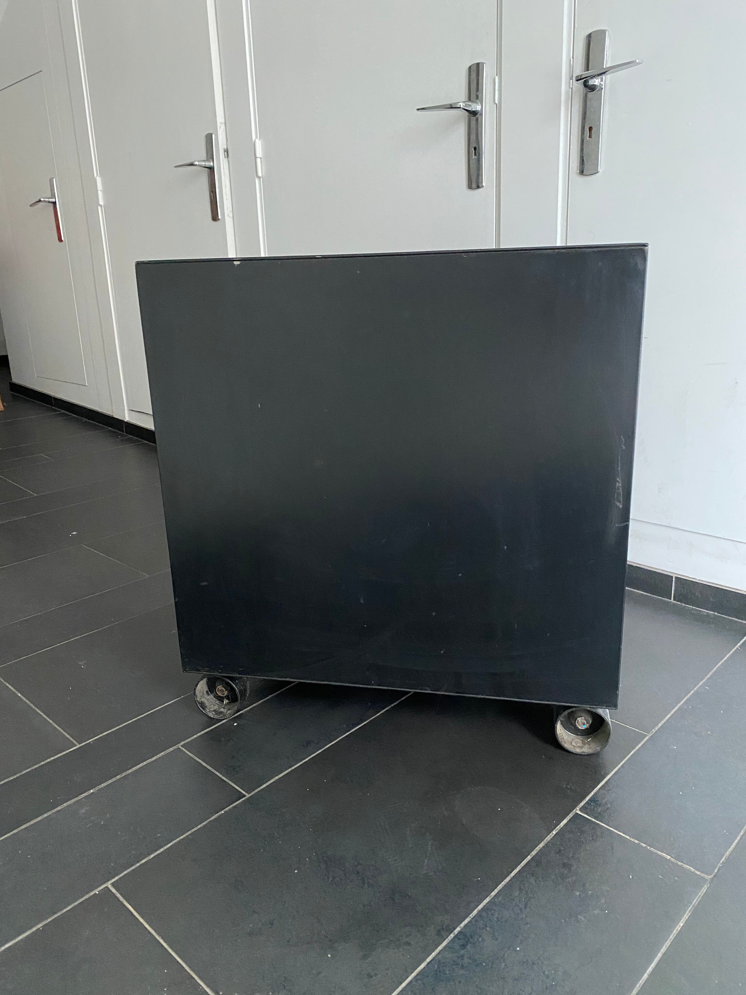 Lacquered metal furniture with 3 drawers model graphis by Osvaldo Borsani and Eugenio Gerli edition Tecno