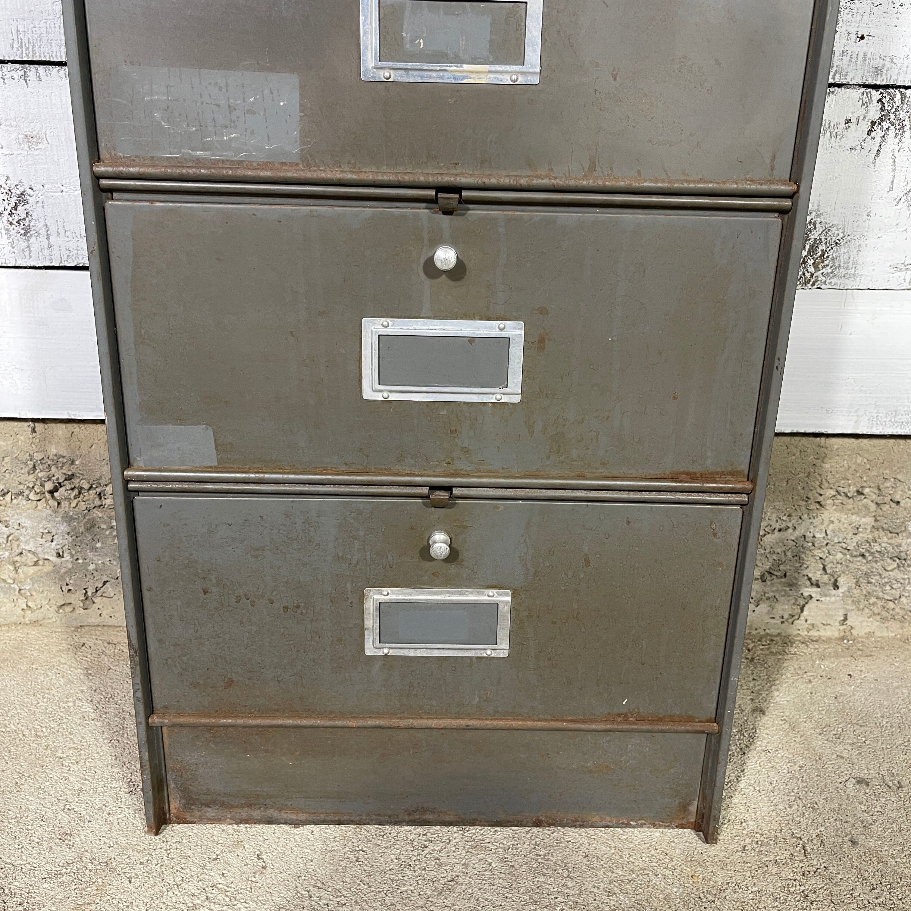 Ronéo cabinet with 5 valves