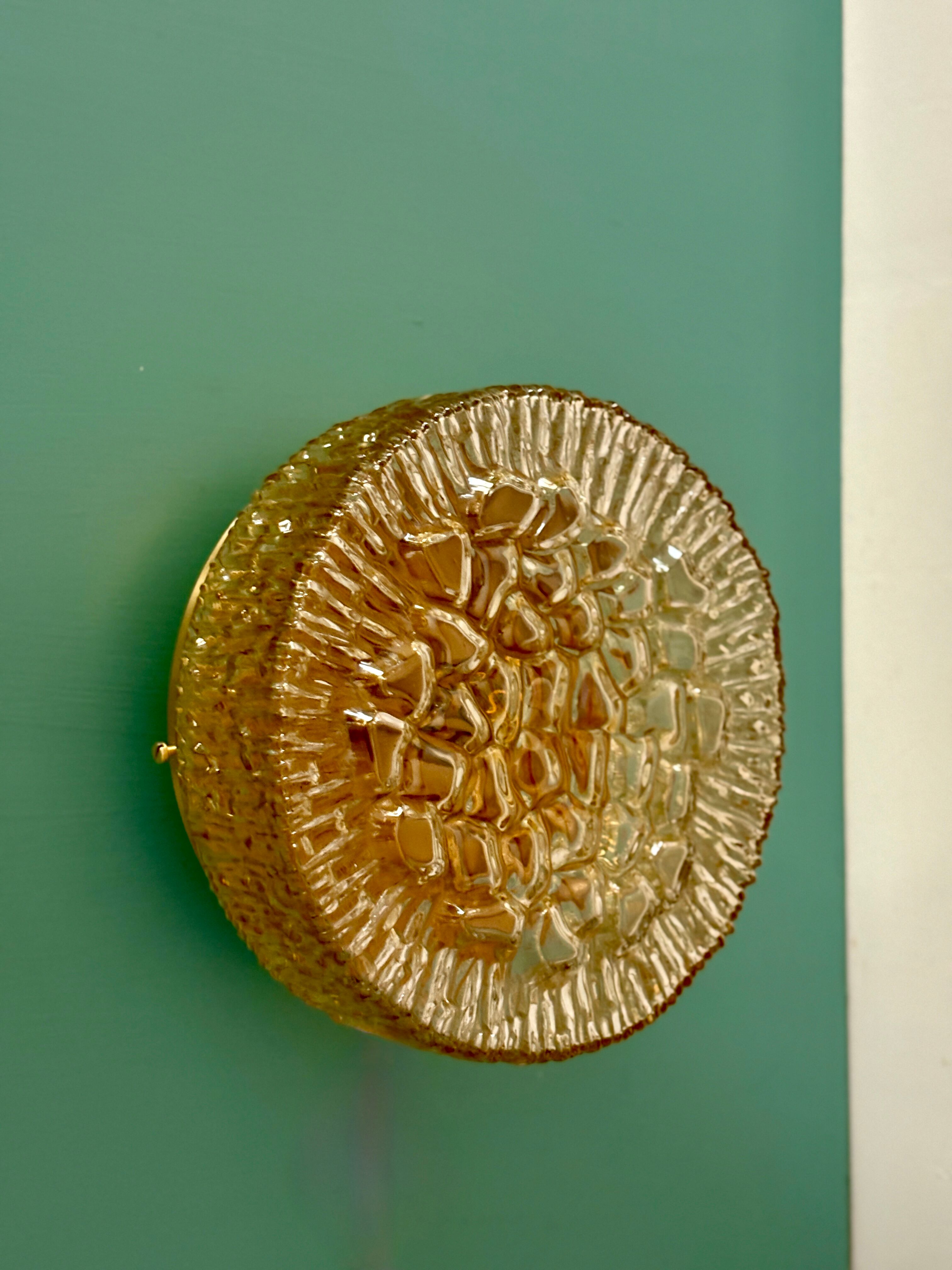 Applique/plafonnier globe vintage en verre ambré