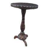 Pedestal table