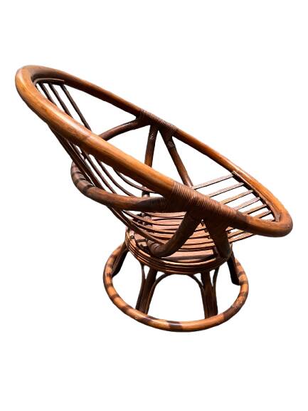 Rotating rattan armchair
