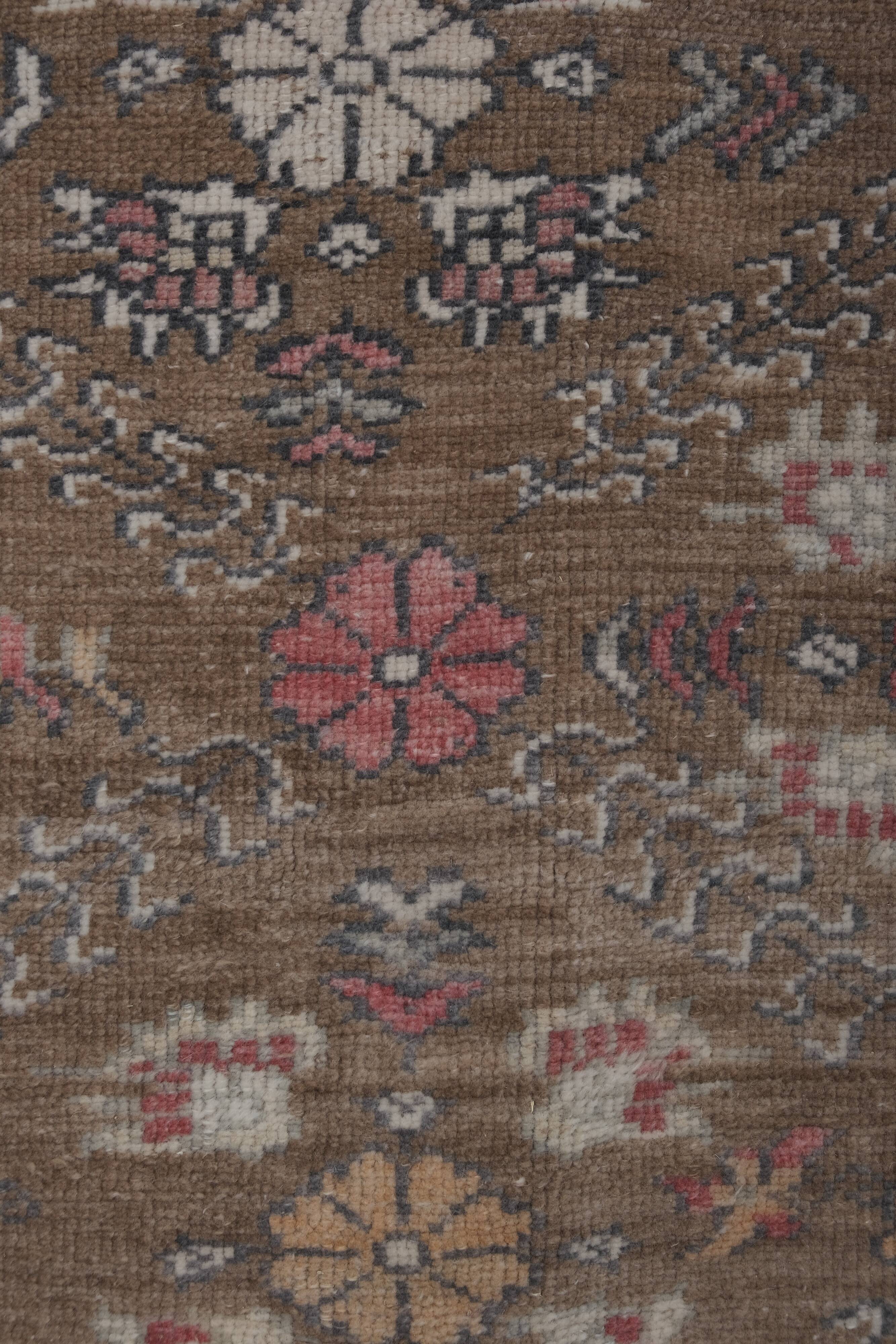 Vintage Turkish rug from Oushak, hand-woven 108x177 cm