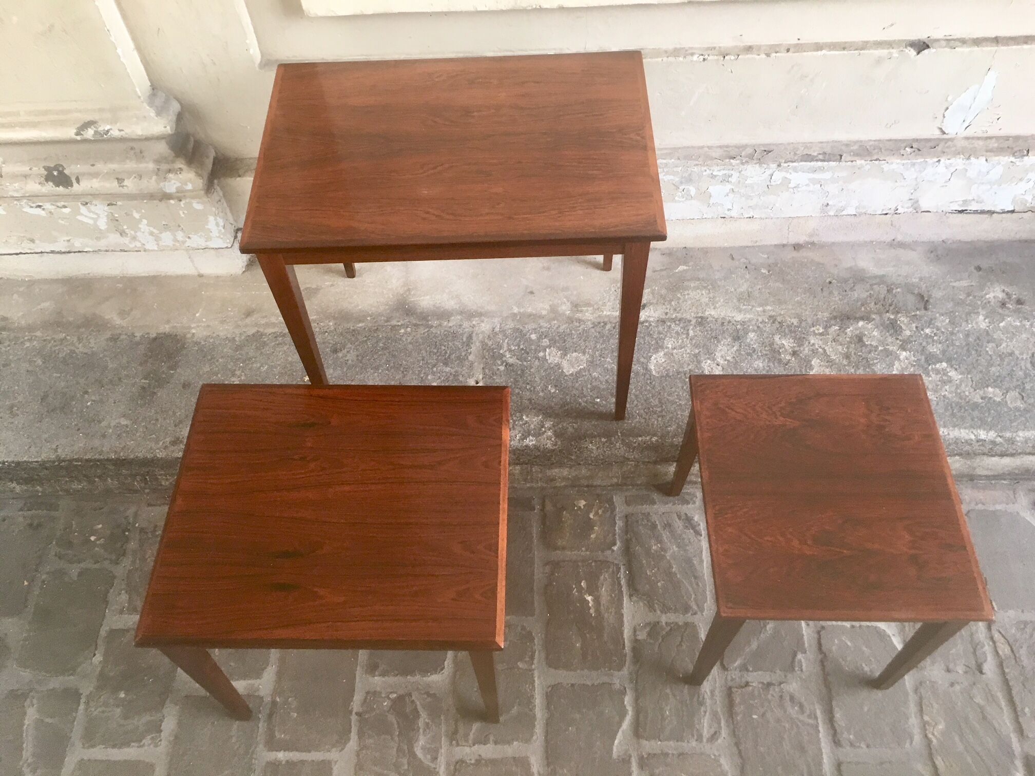 Pull-out tables scandinavians