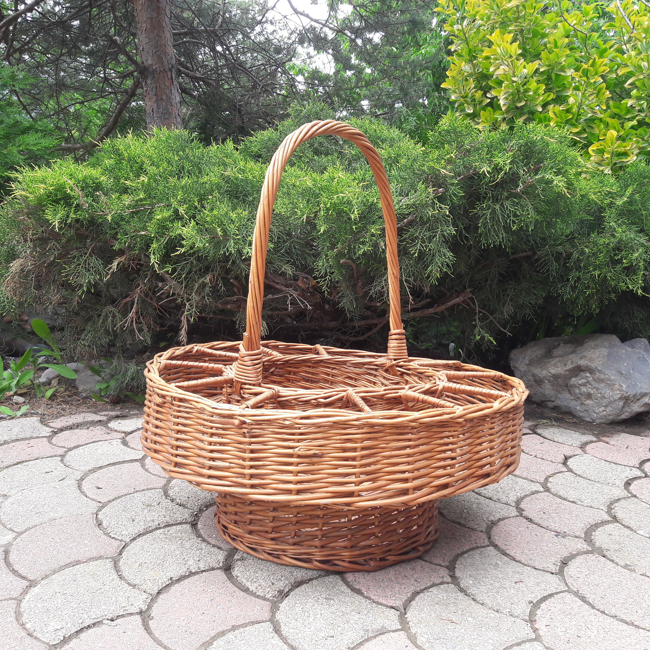 Rattan portable bar