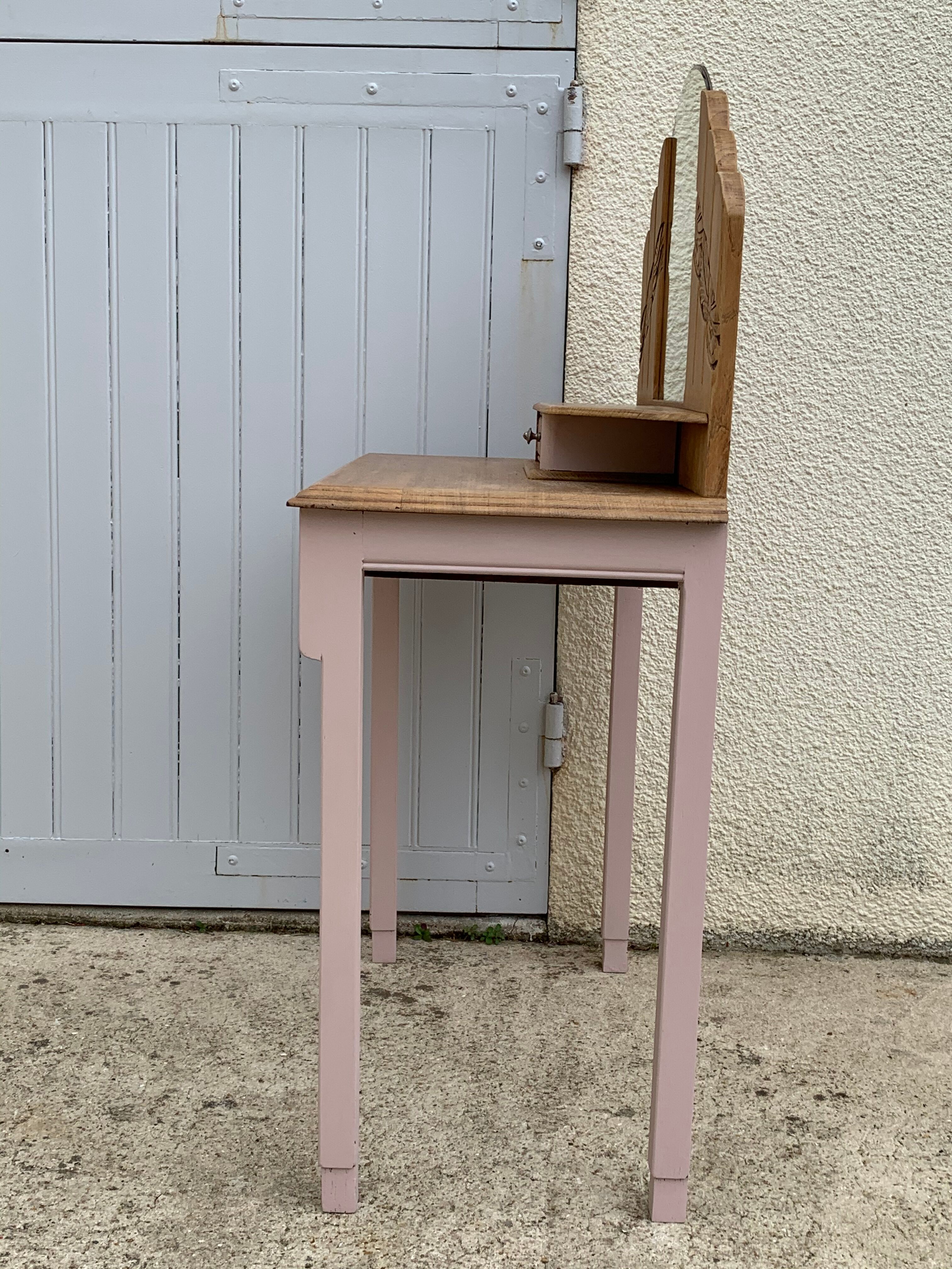 Art deco hairdresser, 1930s