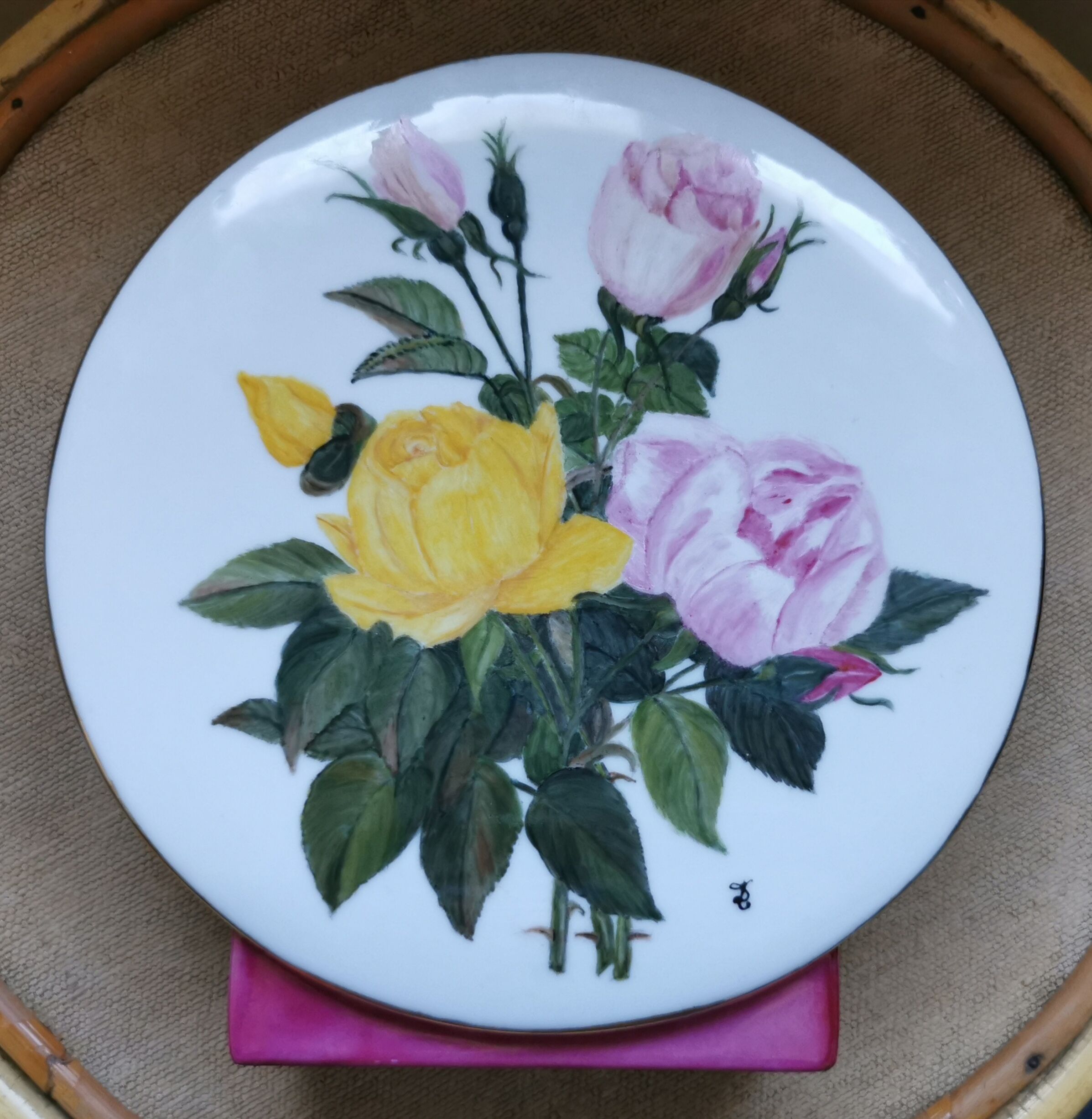 Vase tambourine floral decoration