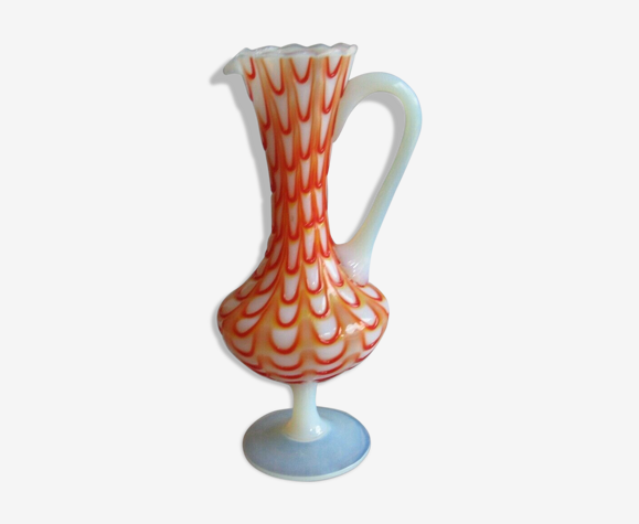 Pichet sur pied en cristal ou opaline de foire Murano verre opalescent