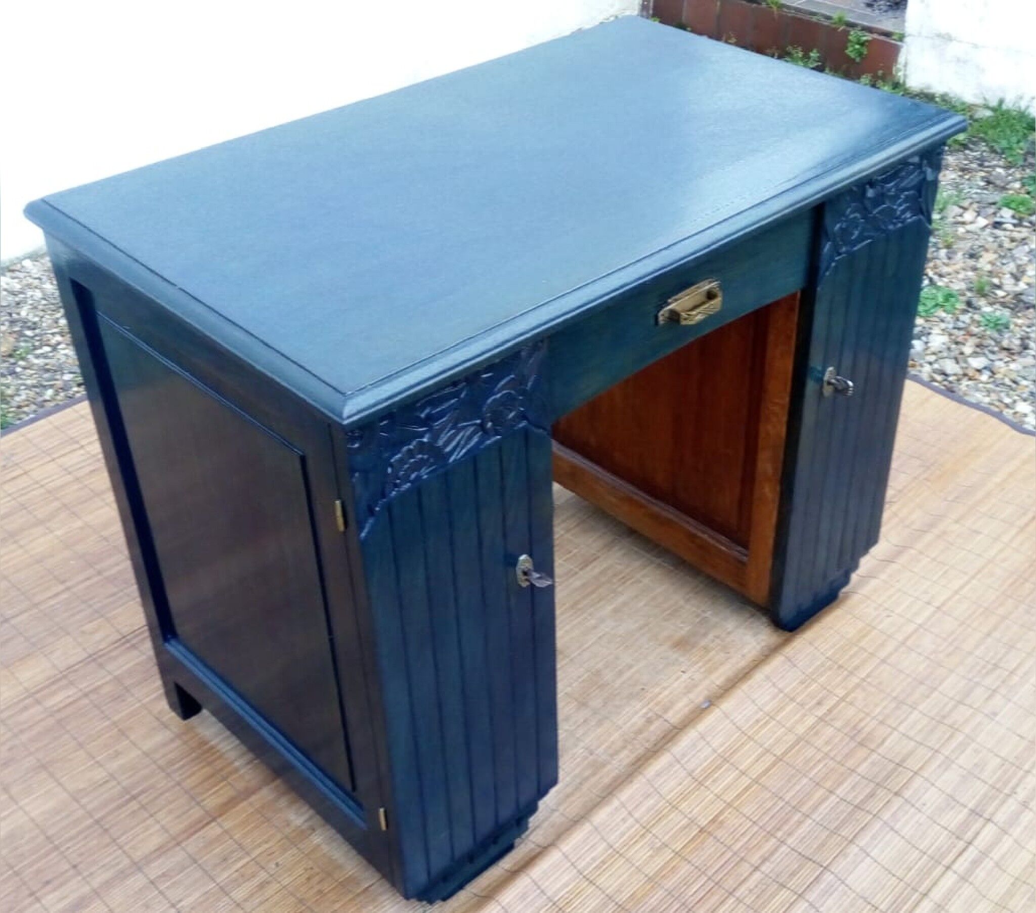 Art deco desk