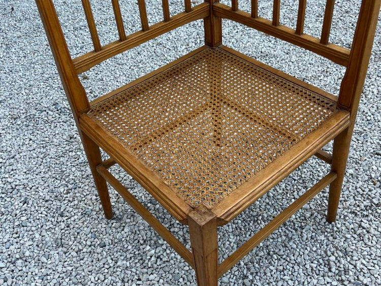 Cane lounge from the 1900s.