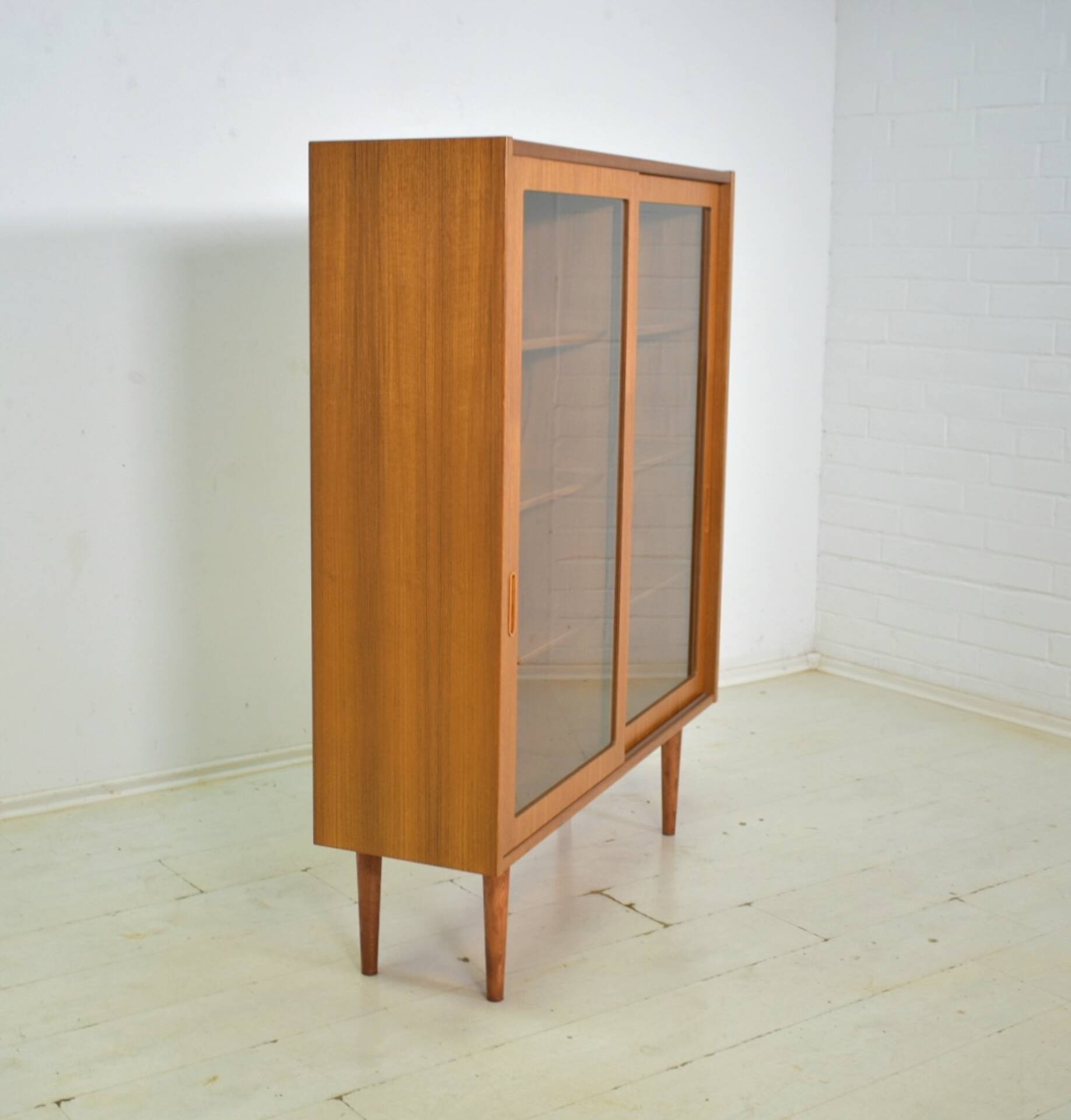 Showcase by Poul Hundevad 1960s skandinavian Teak Danish Highboard