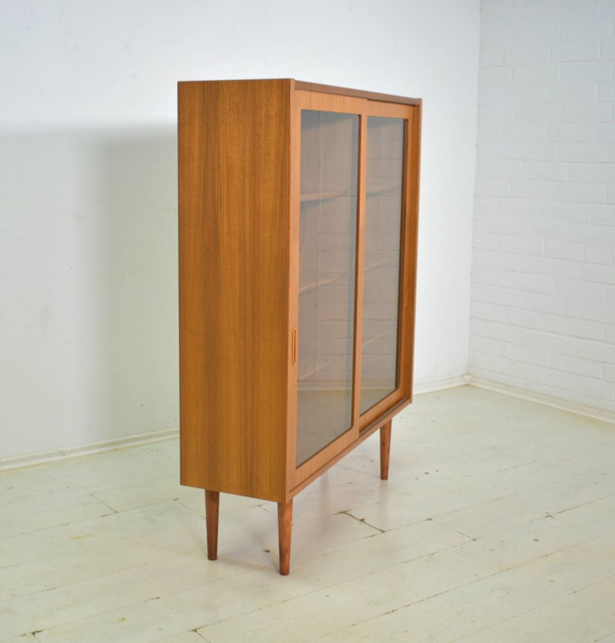 Showcase by Poul Hundevad 1960s skandinavian Teak Danish Highboard