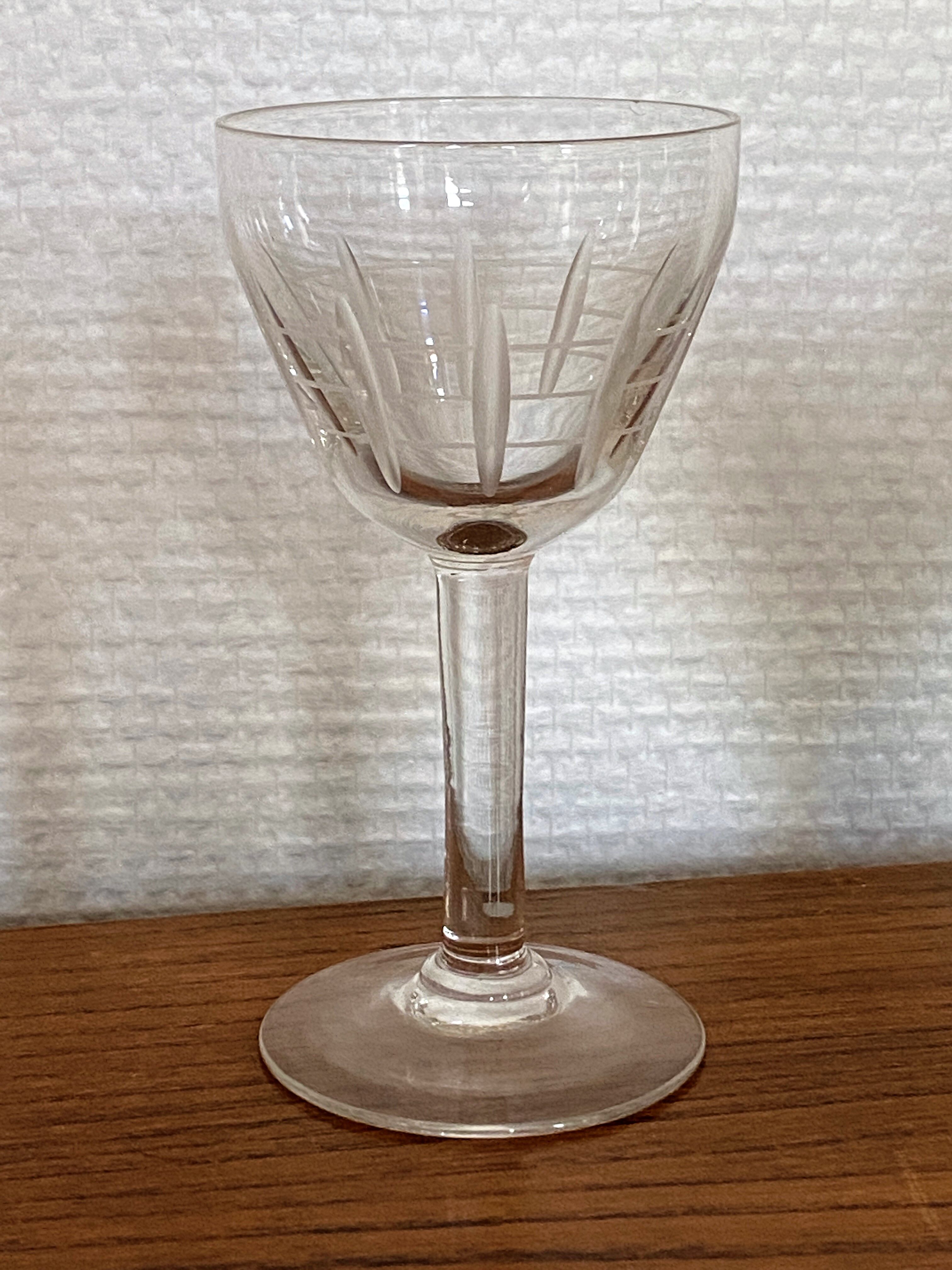 Set of 6 engraved wine glasses