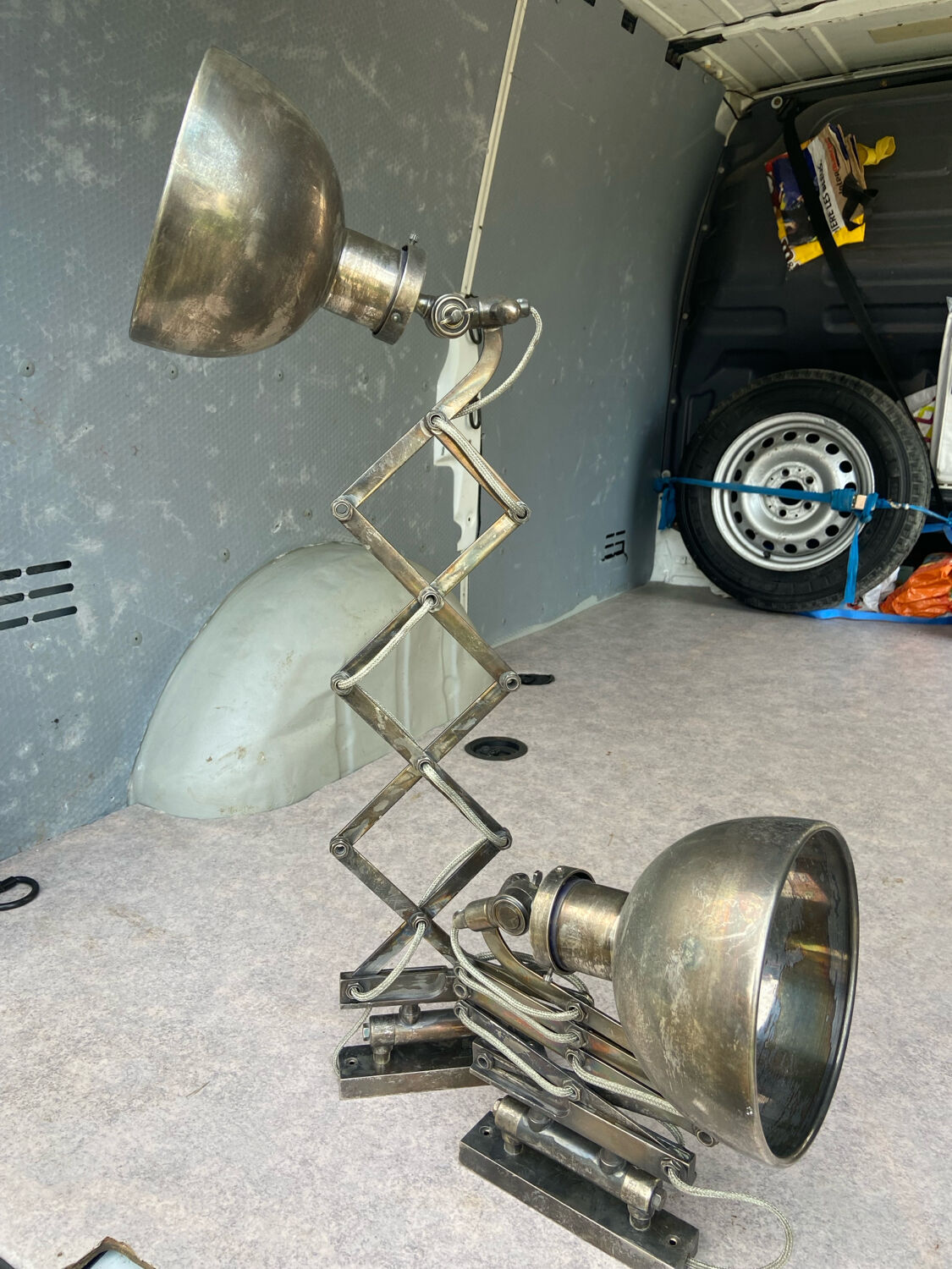 2 accordion scissors wall lights Cheoma in silver metal