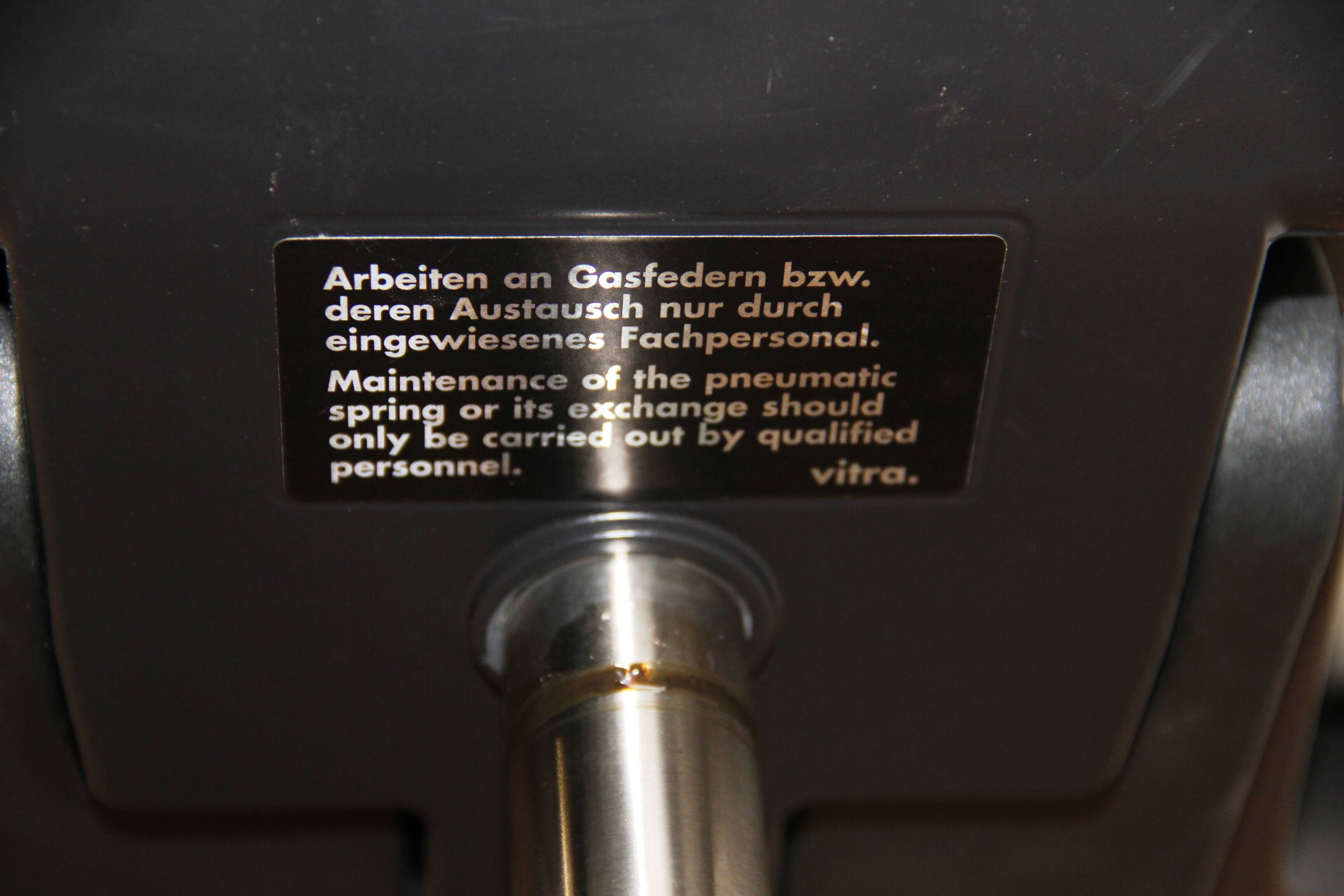 Highback office chair, Vitra