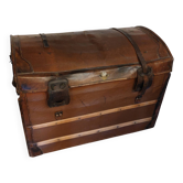 Semi-soft travel suitcase