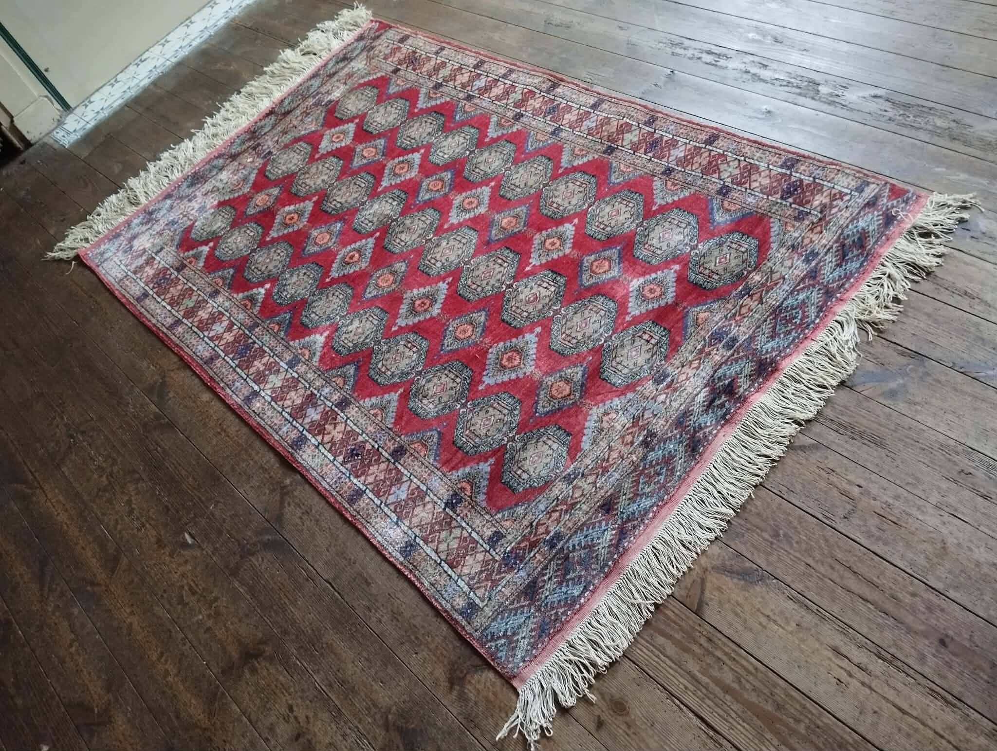 Handmade Turkmen Bukhara carpet 173x113cm