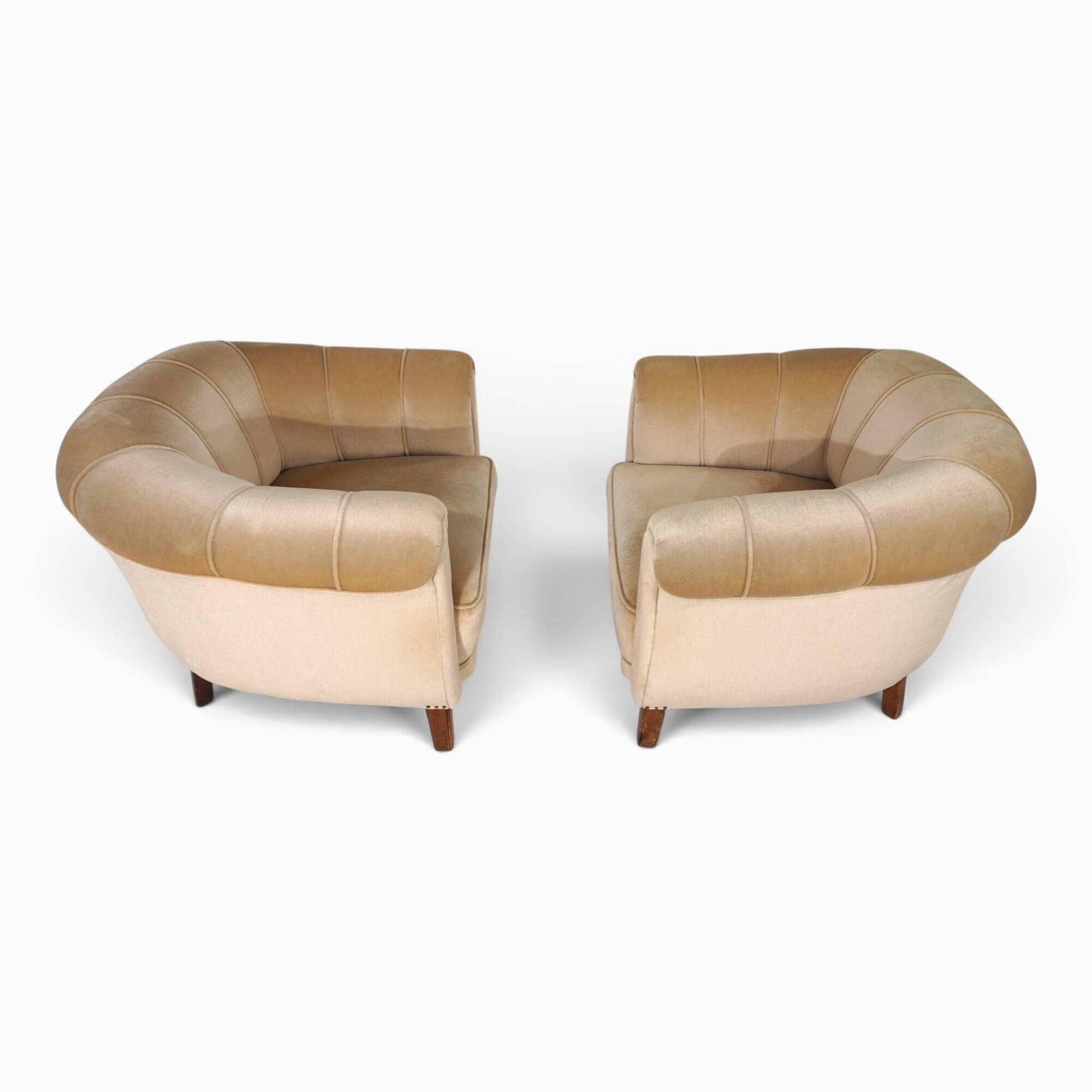 Pair of Art Deco club armchairs in champagne mohair, 1930.