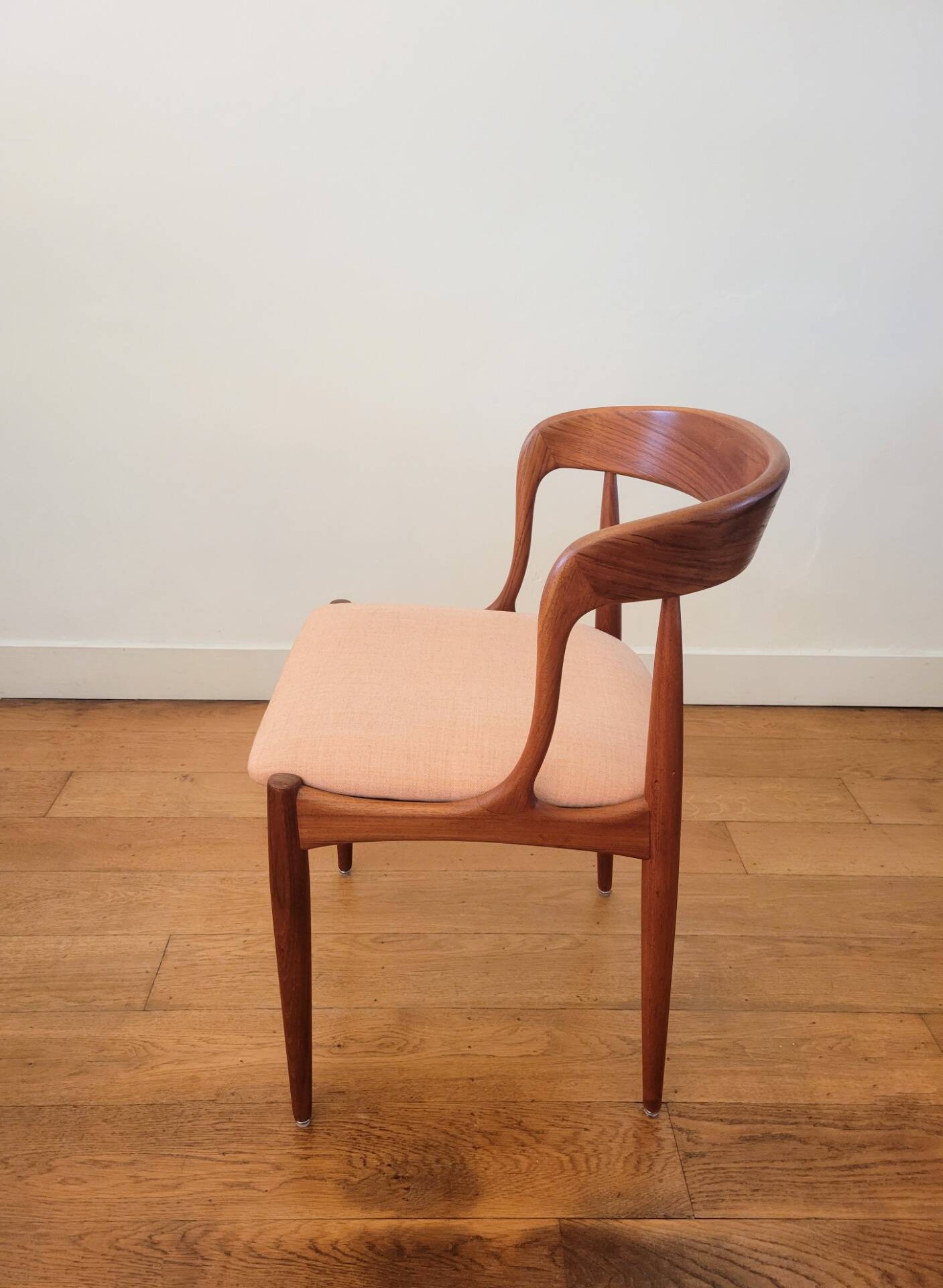 Vintage dining chairs No 16 by Johannes Andersen for Uldum