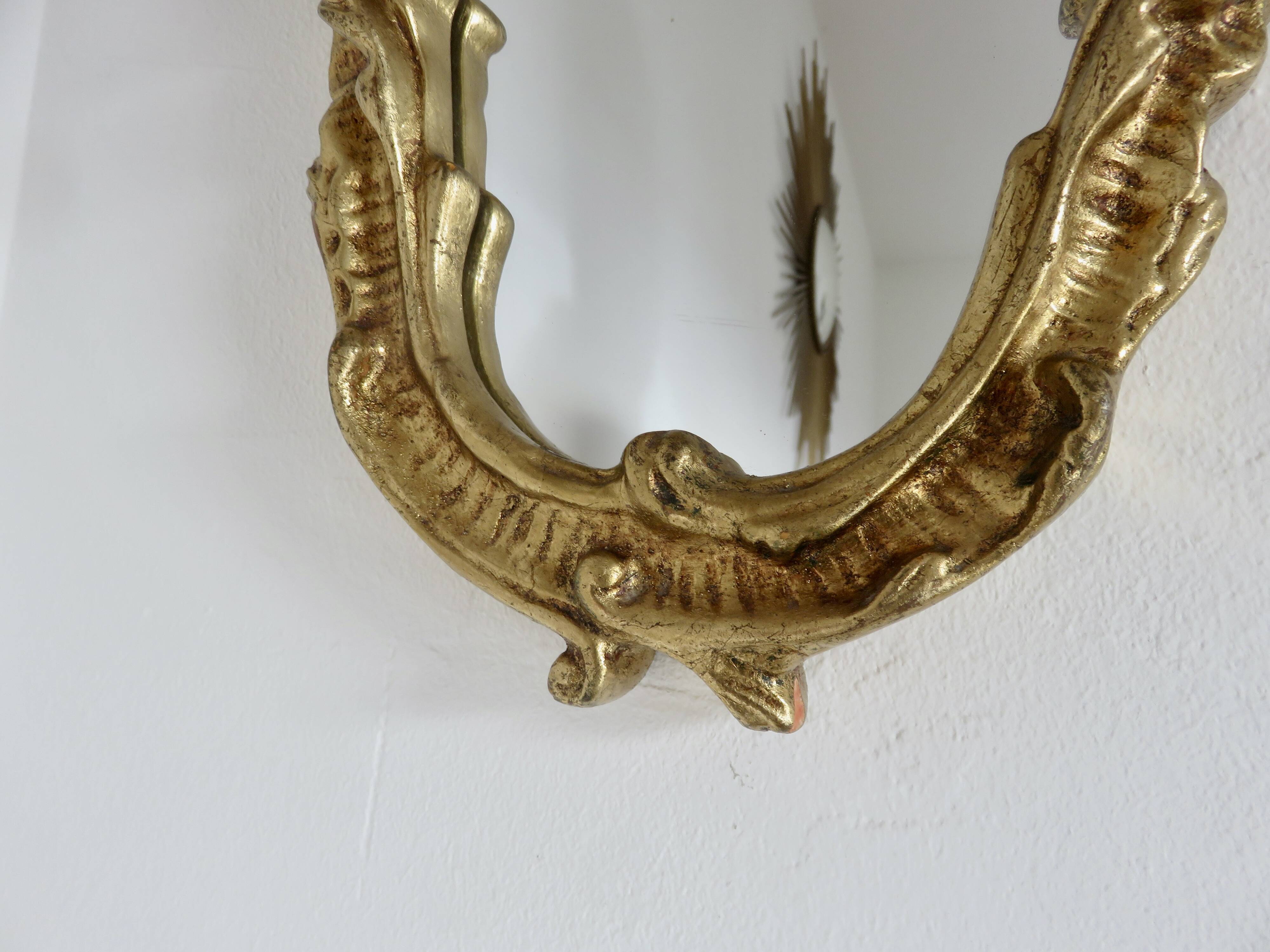 Miroir mural style baroque, en résine dorée, 1960/70