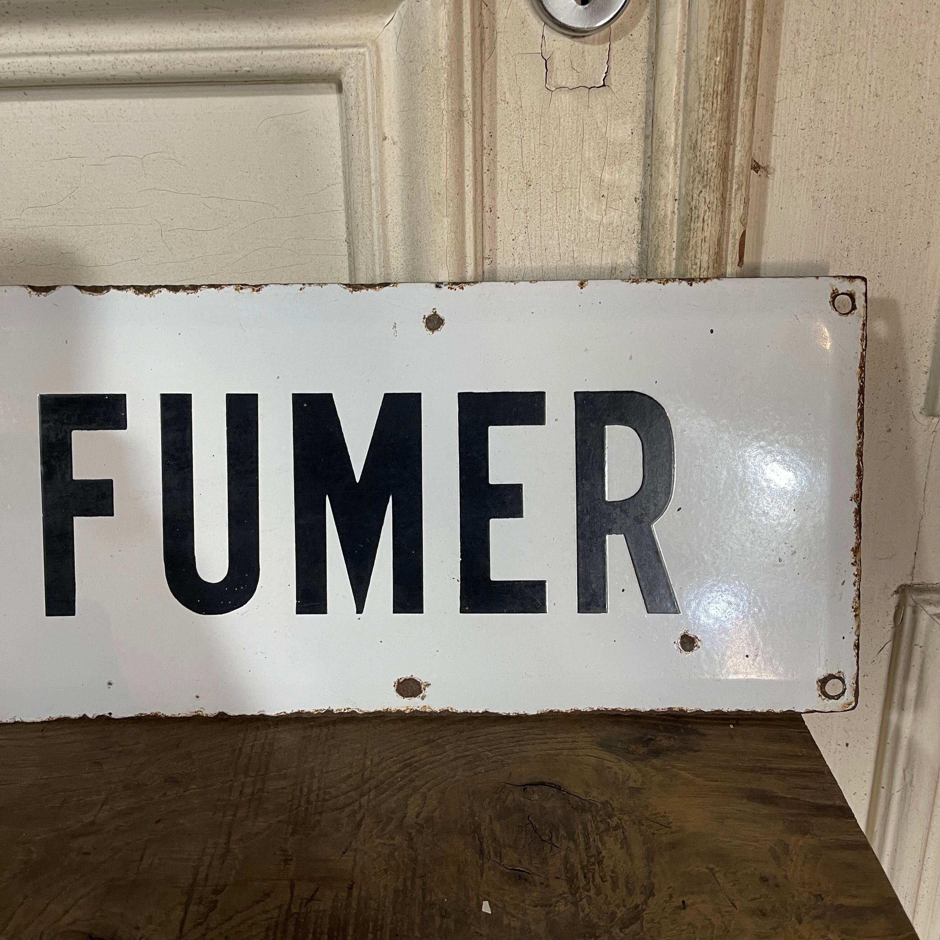 Old enamelled plaque "no smoking"