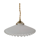 Serrated opaline suspension