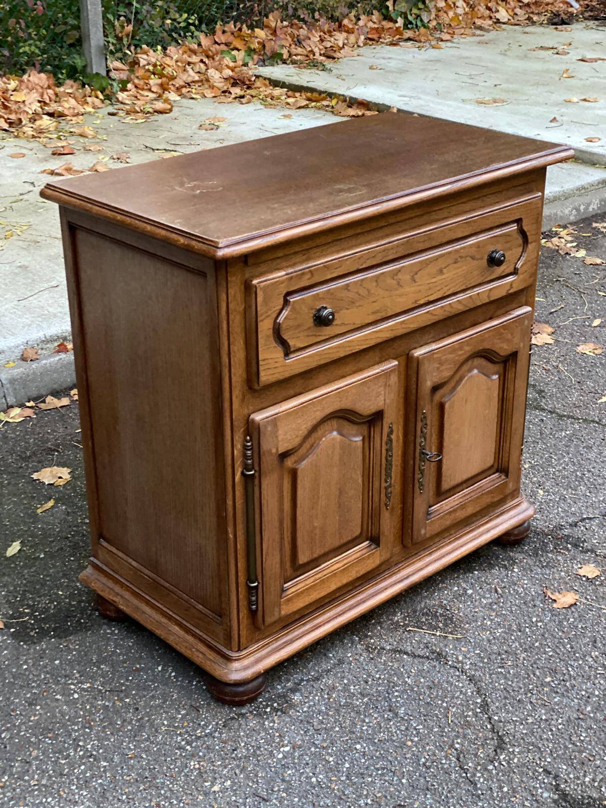 Buffet en chêne massif Louis XIV