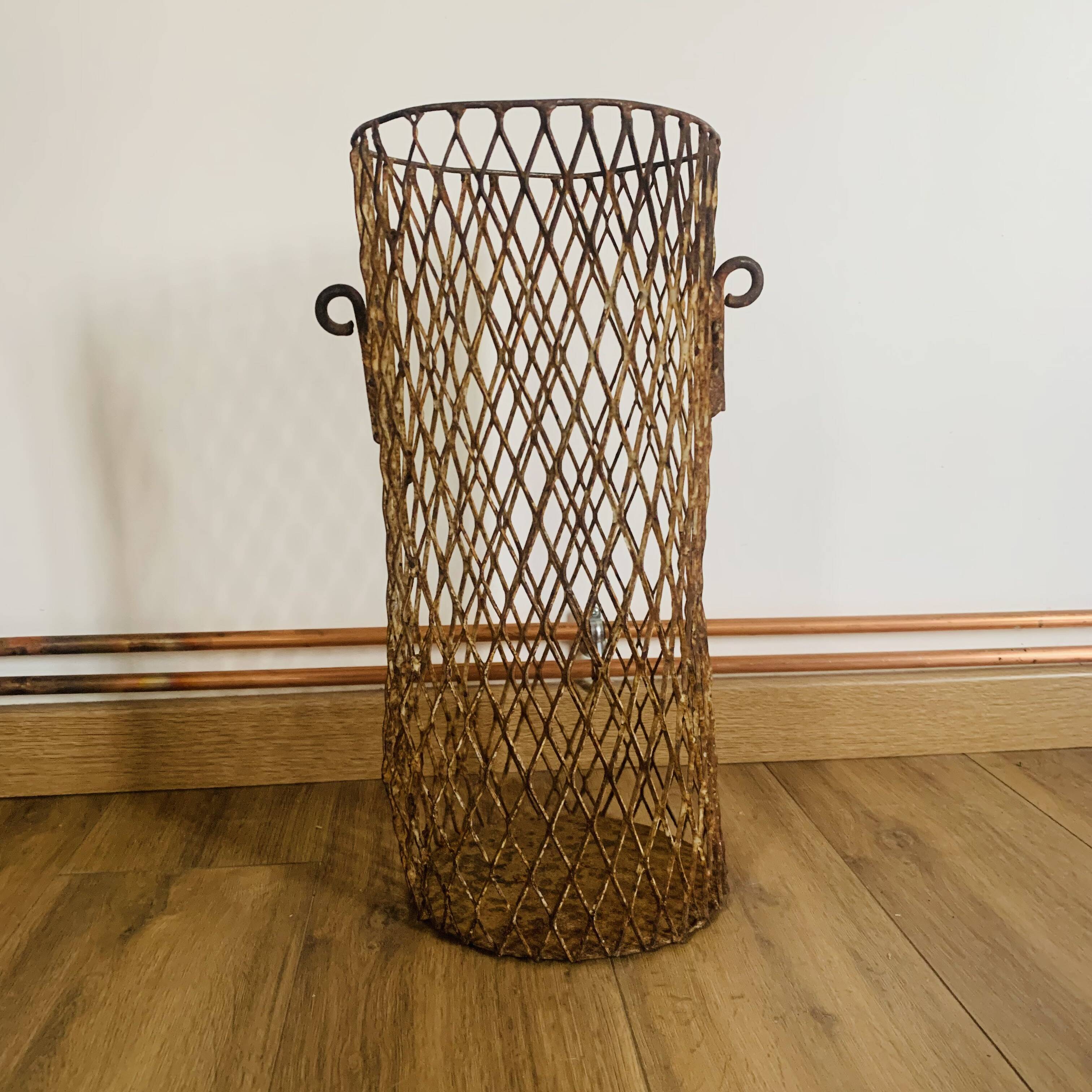Metal umbrella stand
