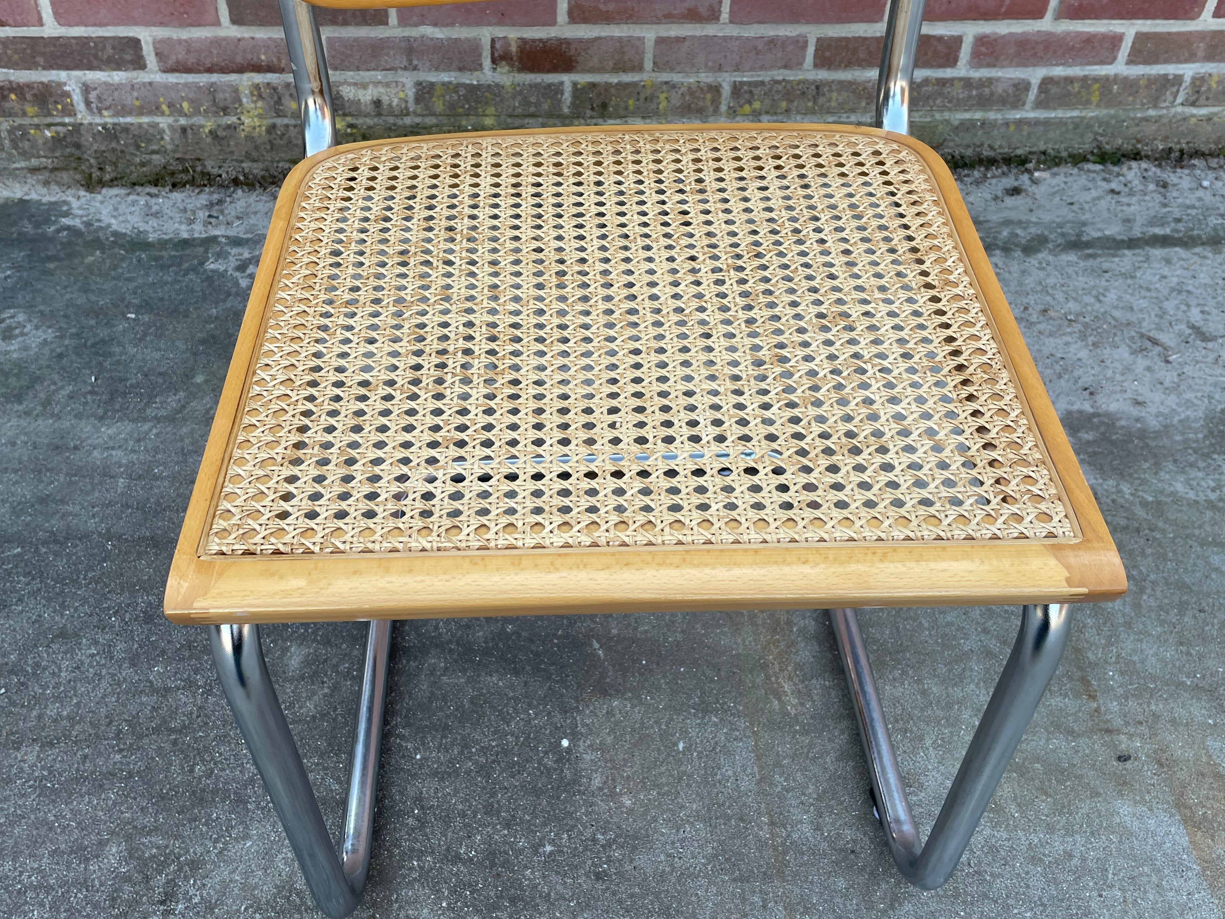 Lot de  4 chaises modèle Cesca B32
