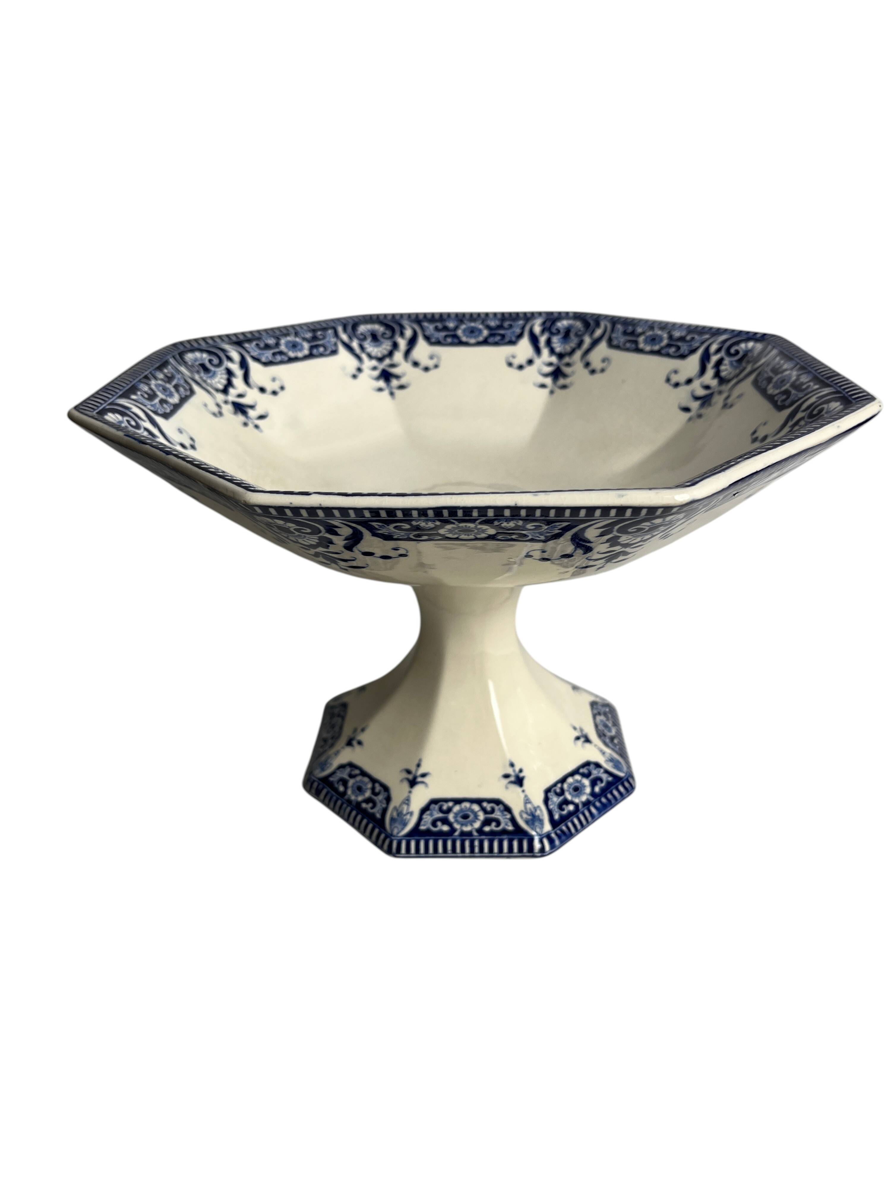 Art Nouveau, earthenware fruit bowl Sarreguemines model Sinceny around 1900