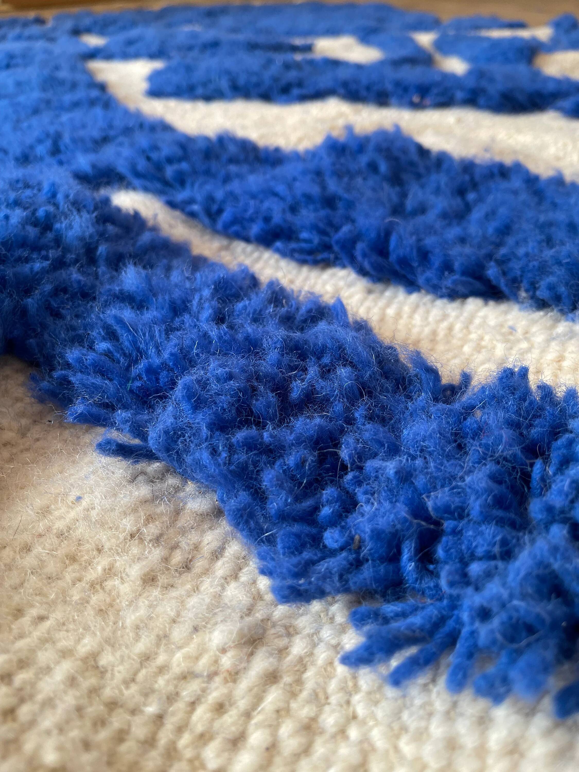 Natural wool rug 2.5 x 1.5 m