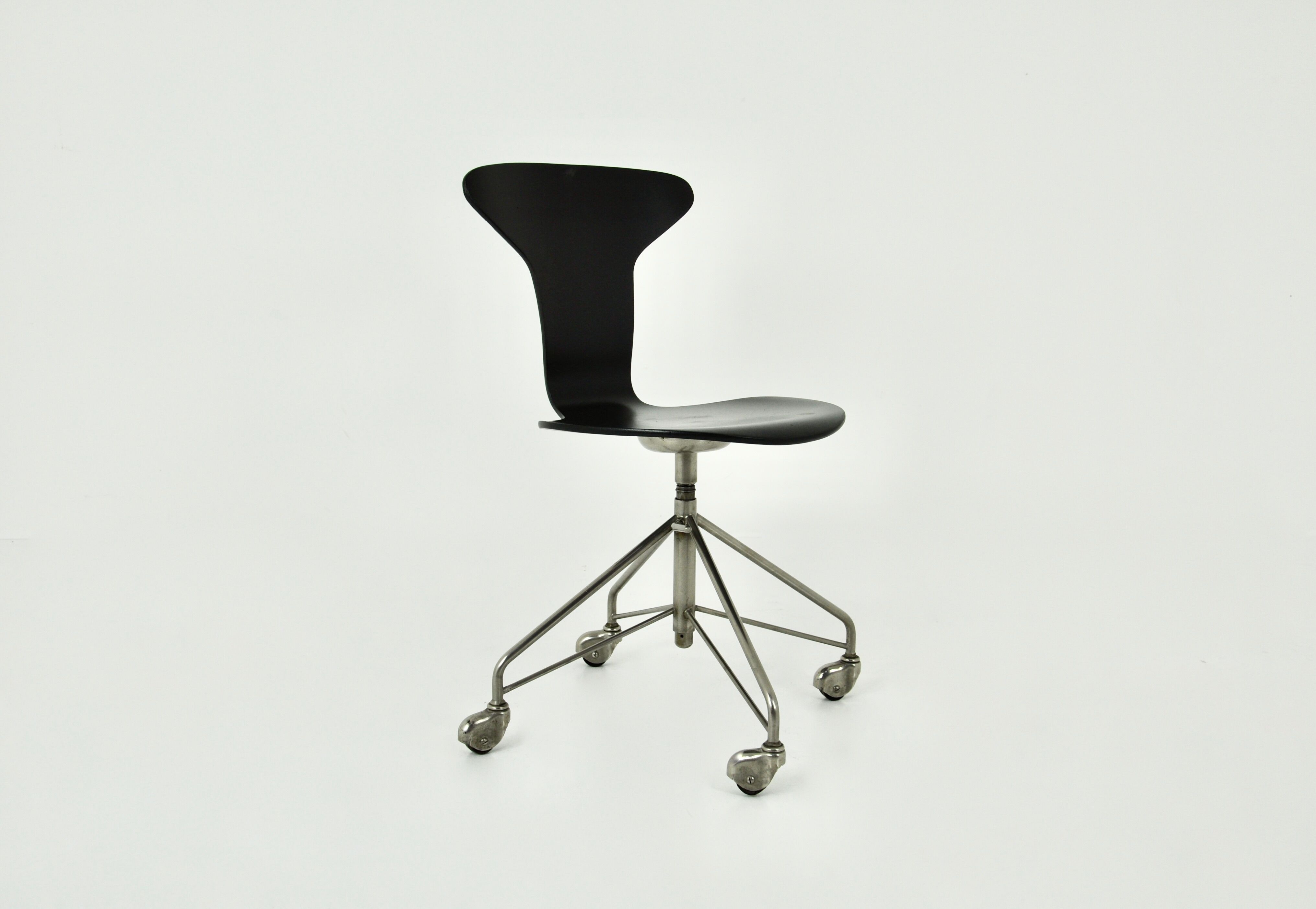 Chair model 3117 by Arne Jacobsen for Fritz Hansen, 1950s