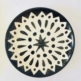 8 assorted black/white dessert plates